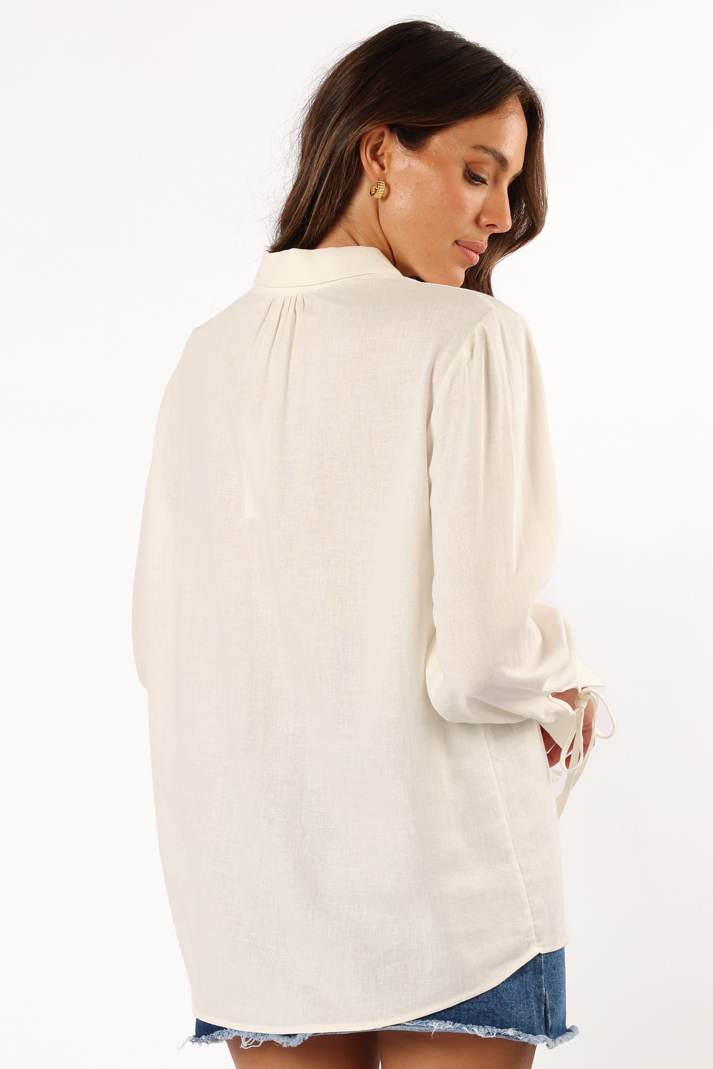 TOPS @Dylan Long Sleeve Button Up Top - White