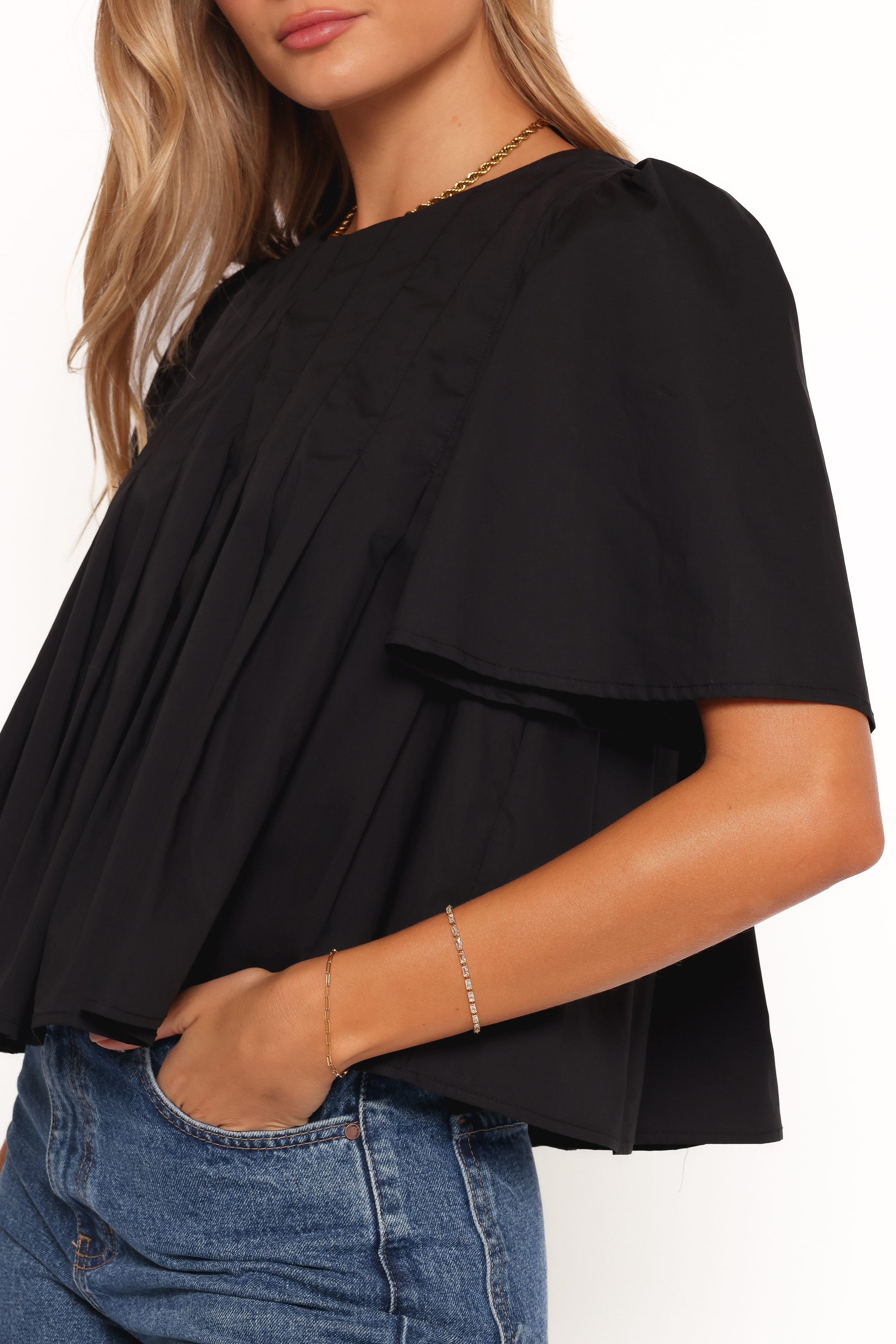 TOPS Geneva Pleated Top - Black
