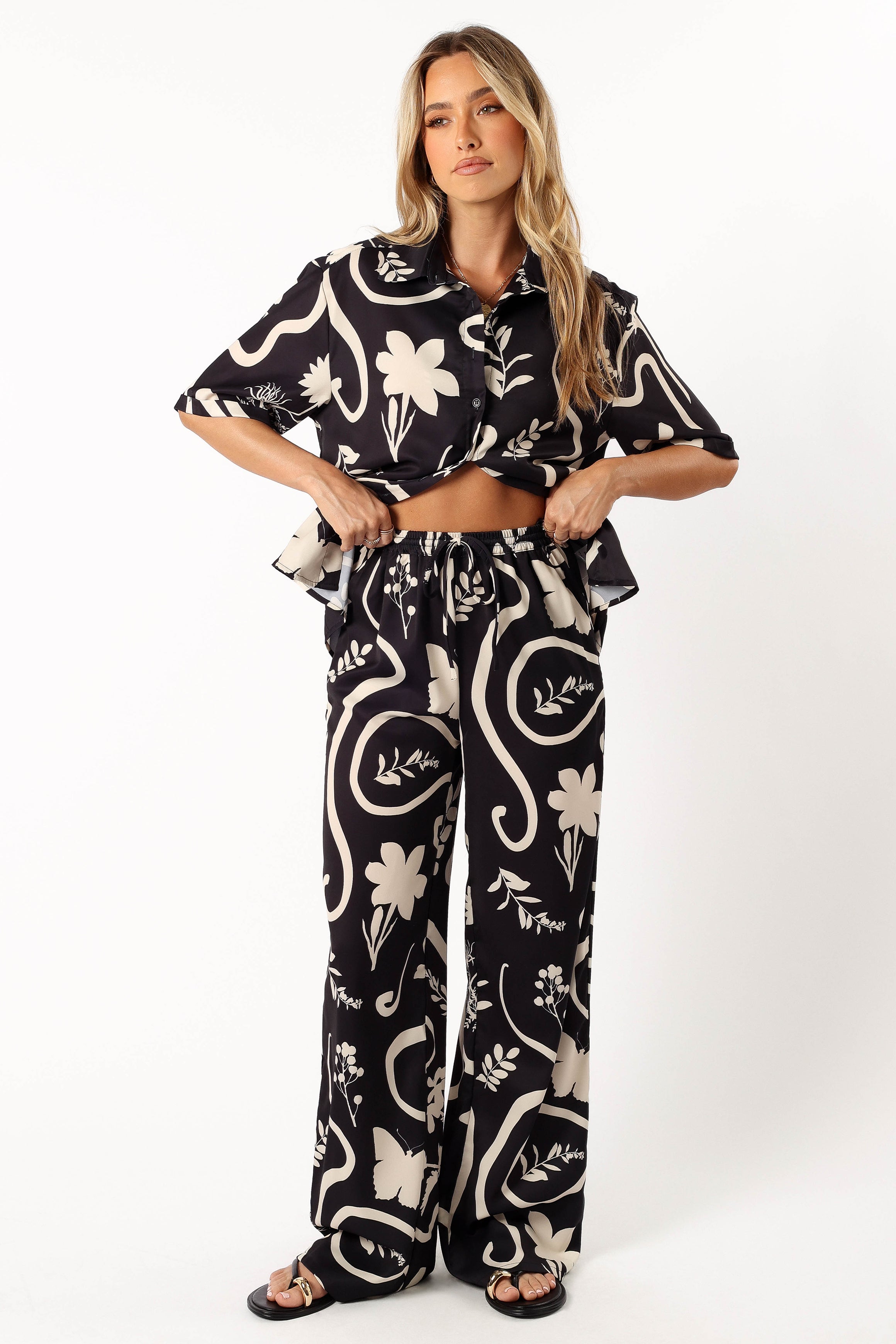 TOPS @Leo Shirt - Black/Sand