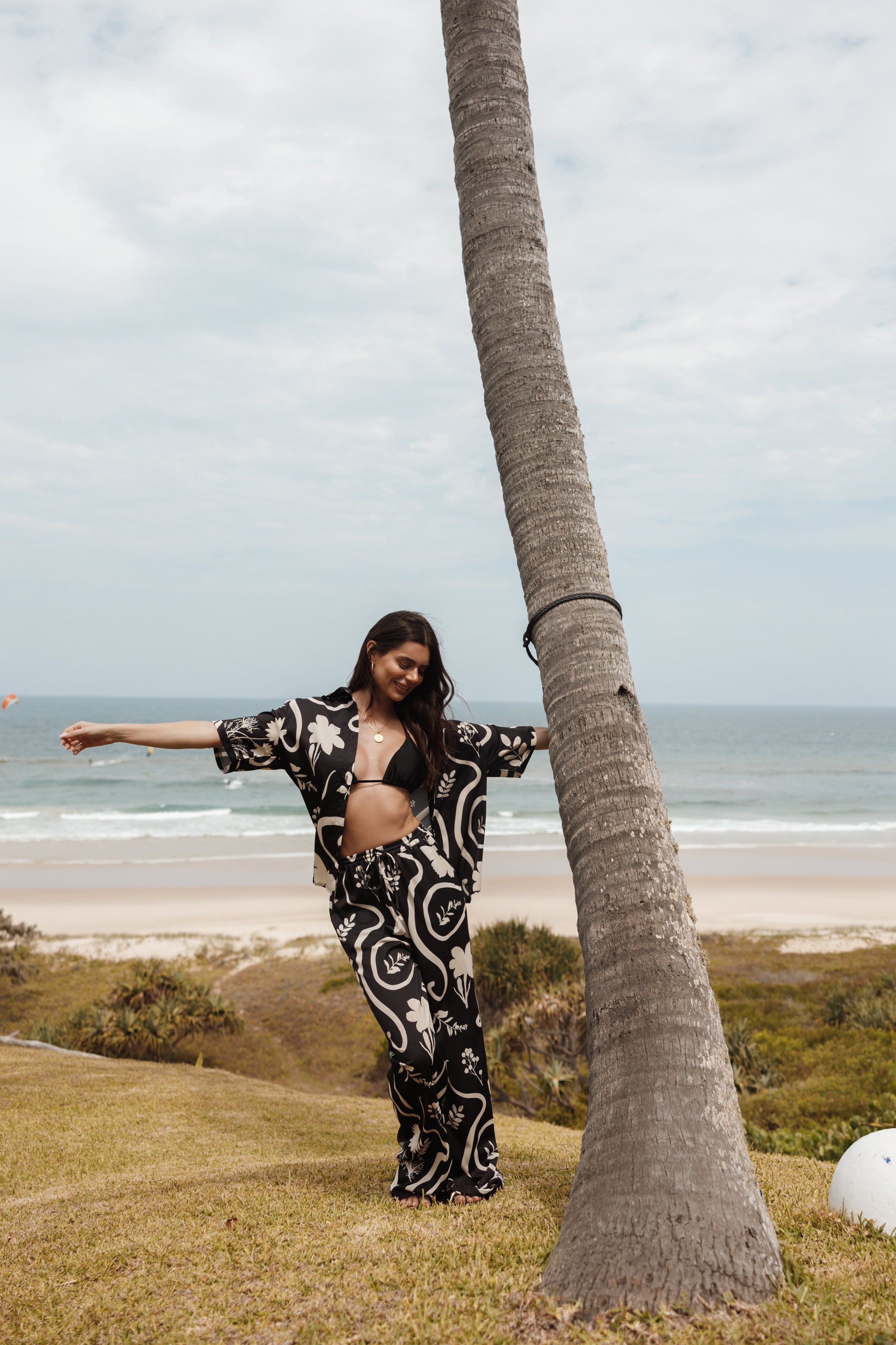 TOPS Leo Shirt - Black Sand