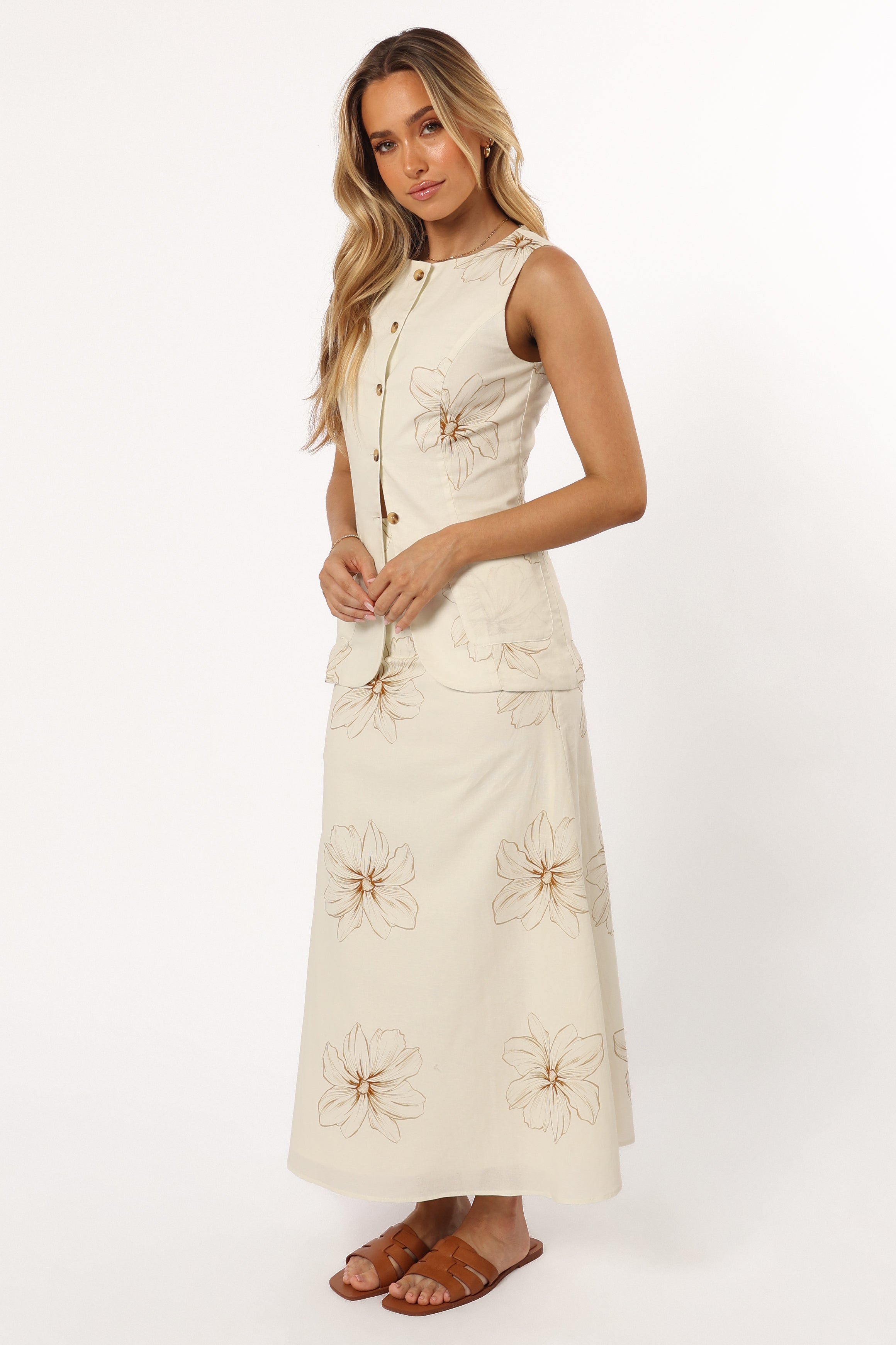 TOPS @Luna Vest - Floral (Hold for Winter Essentials)