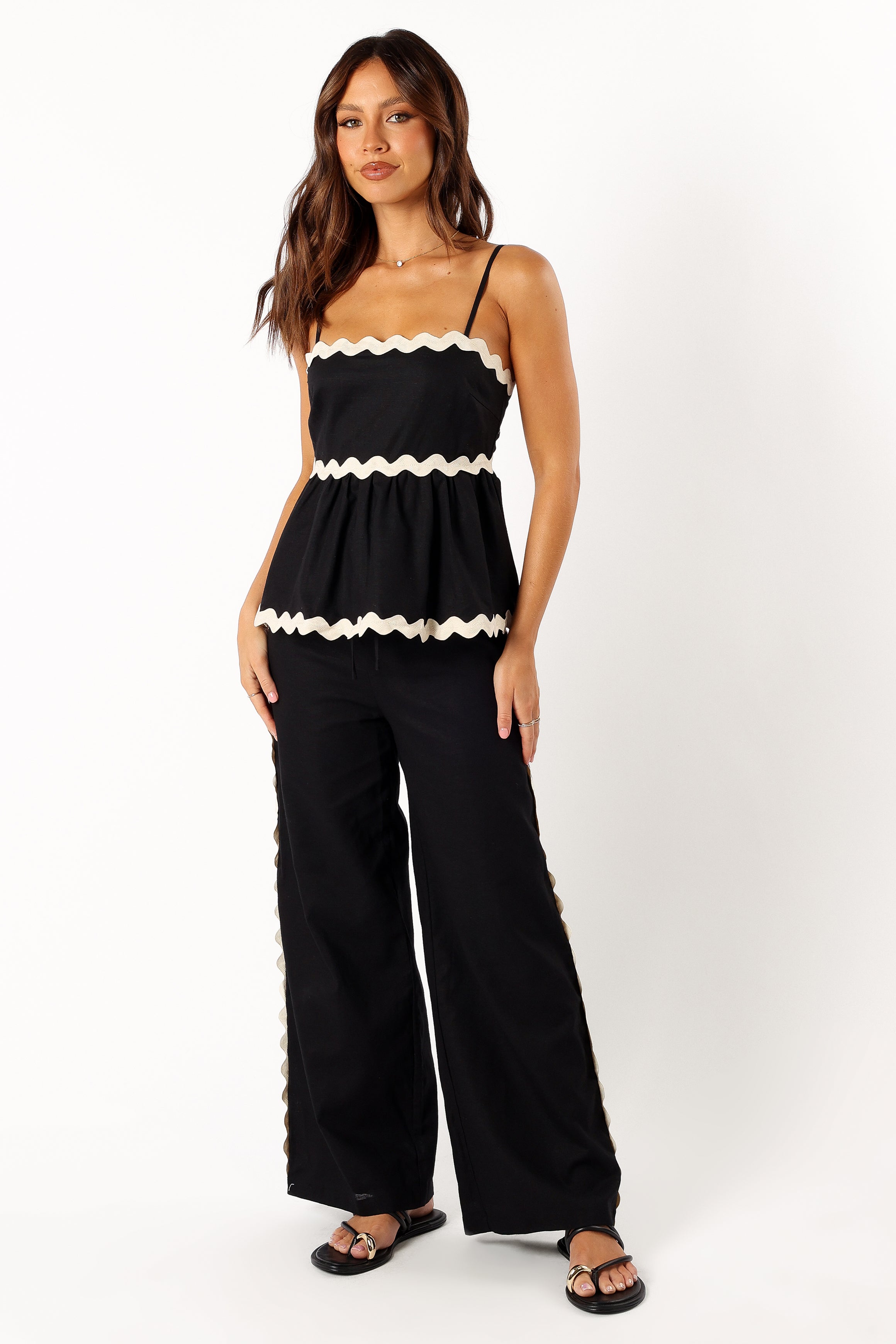 TOPS @Mollymook Top - Black/Cream