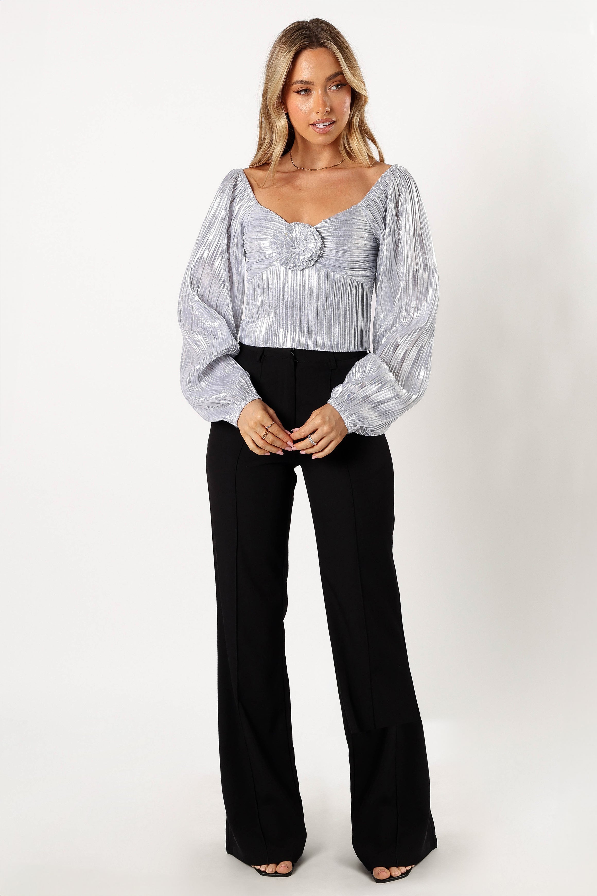 TOPS @Nyra Rose Detail Top - Silver