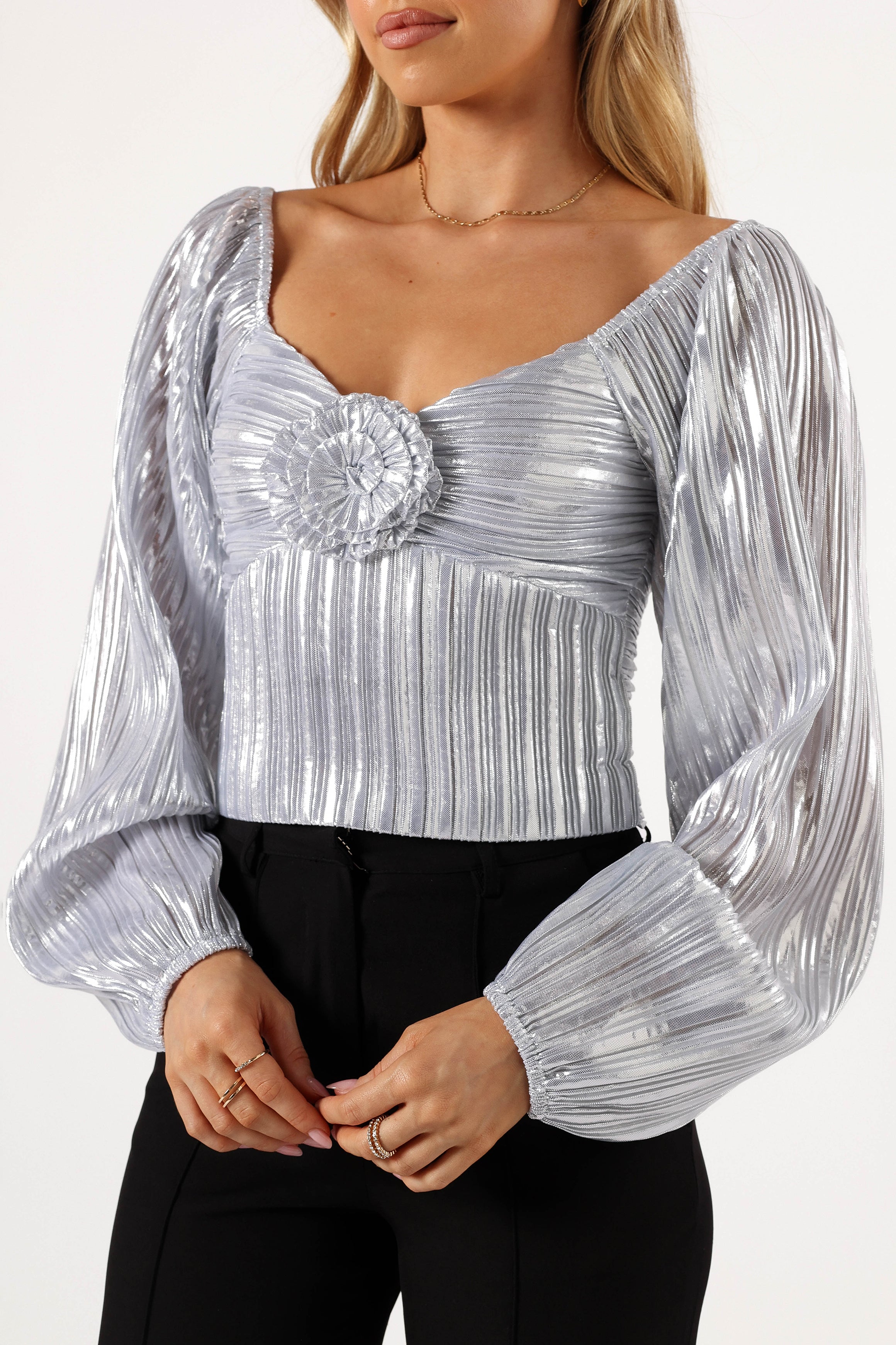 TOPS @Nyra Rose Detail Top - Silver