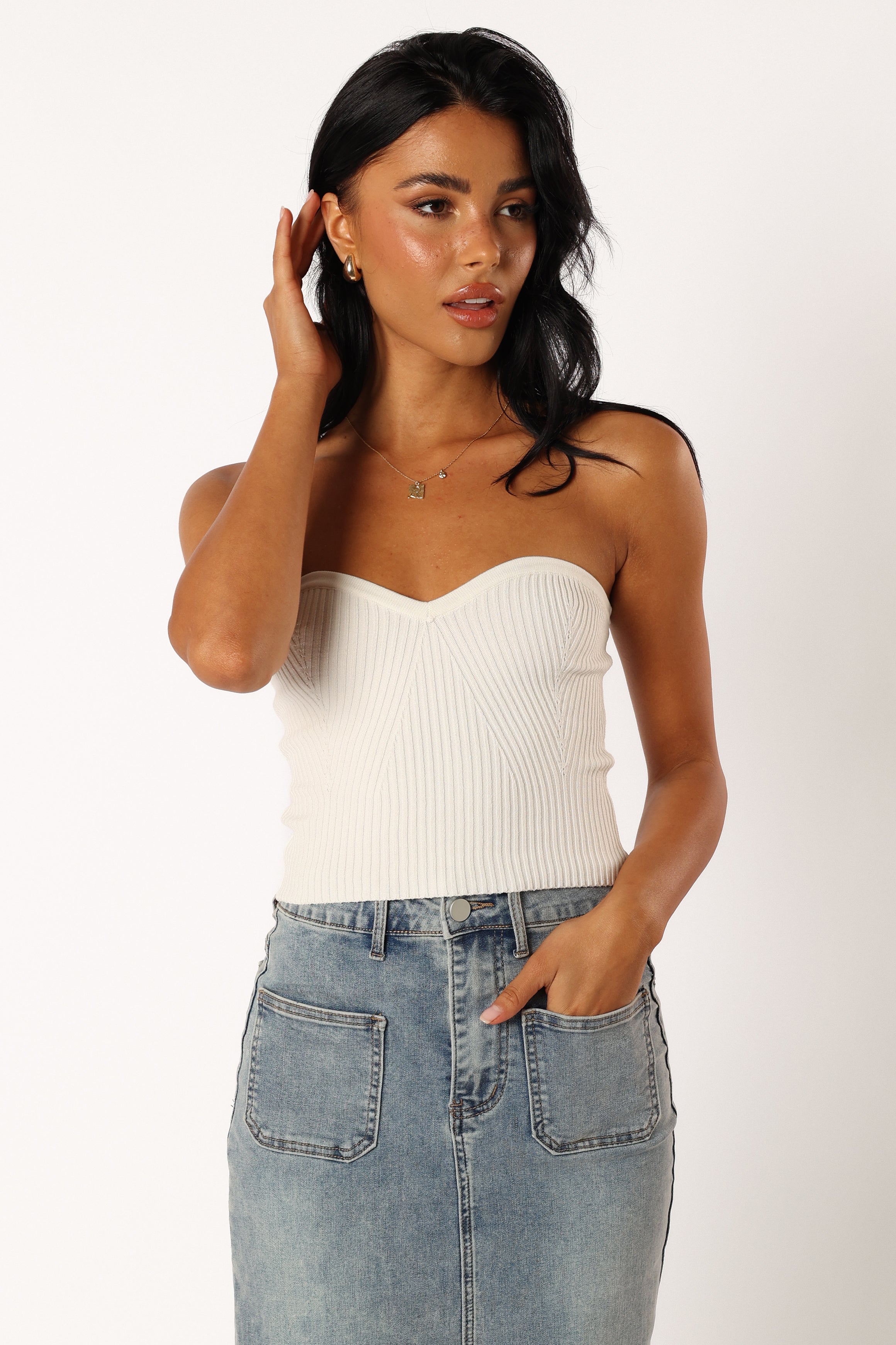 TOPS @Pari Strapless Knit Top - White
