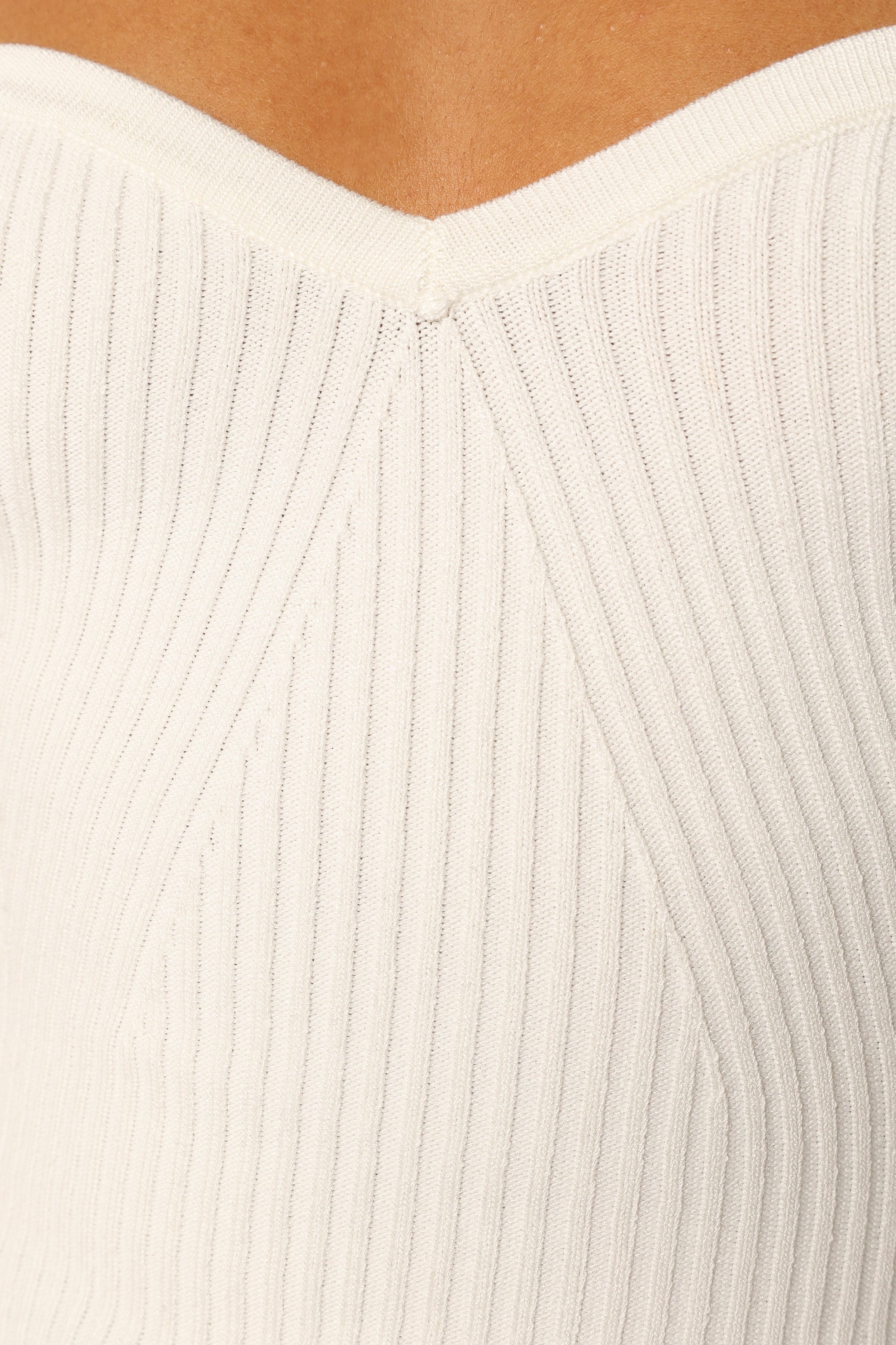 TOPS @Pari Strapless Knit Top - White