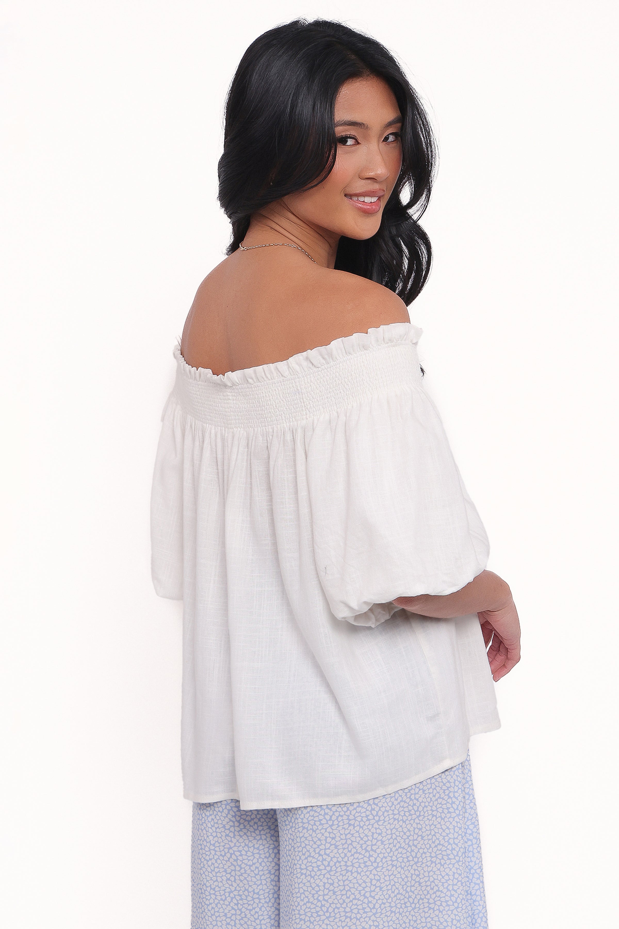 TOPS Quinlan Off Shoulder Top - White