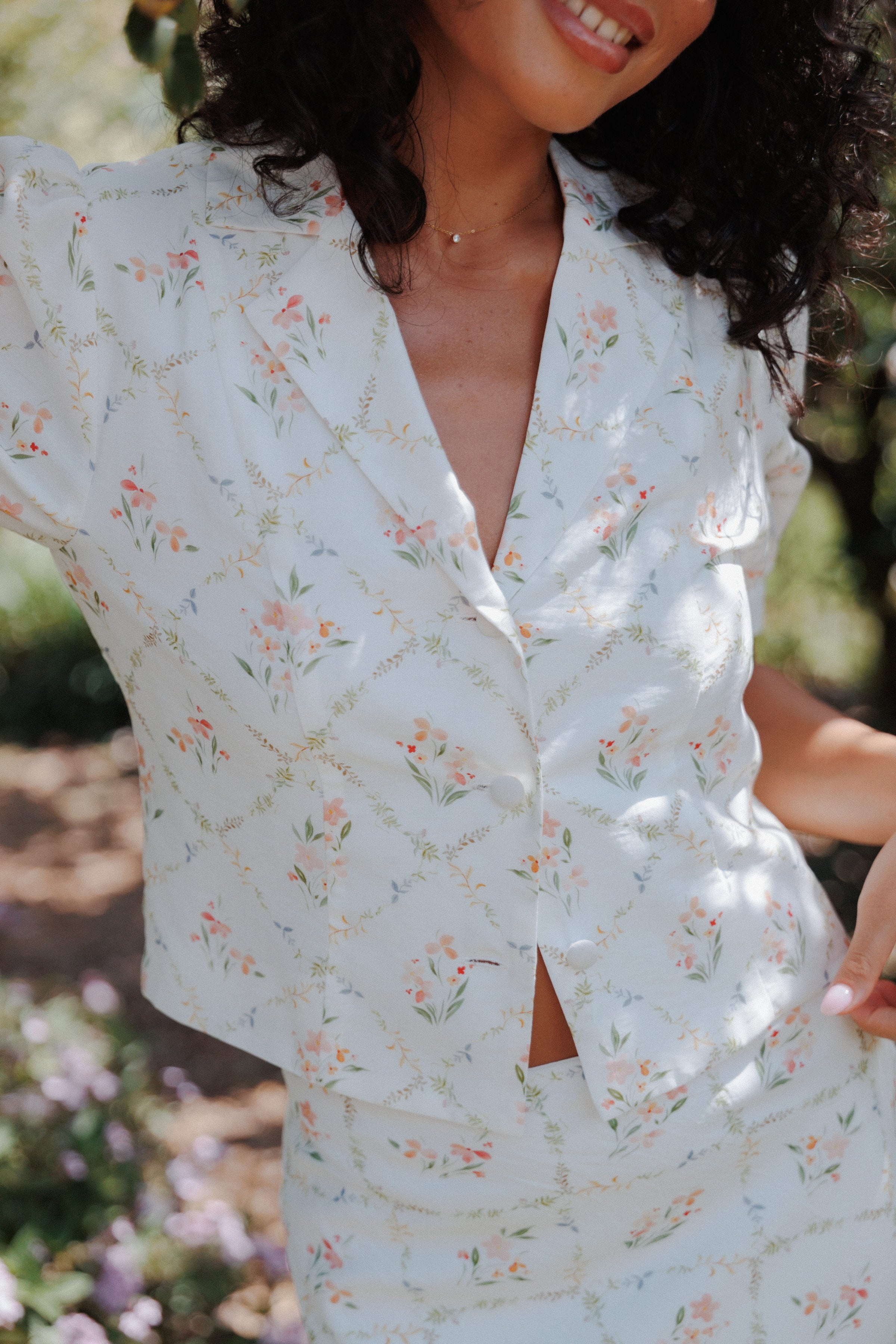 TOPS Steele Button Front Top - White Vintage Floral