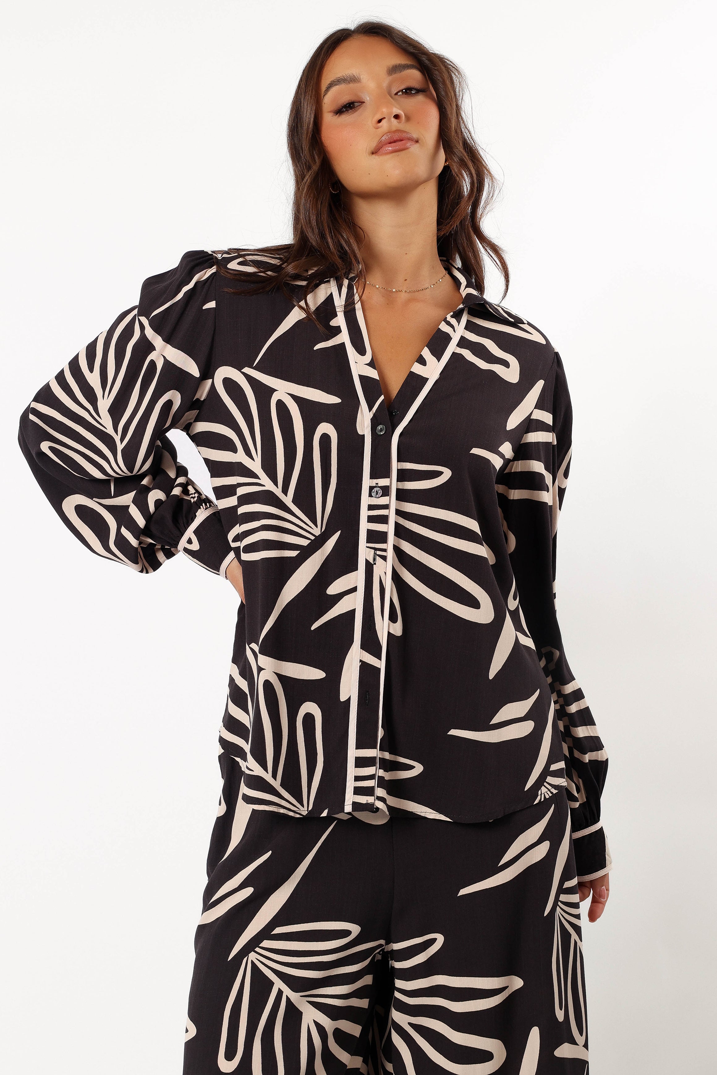 TOPS @Talia Top - Black (Hold for May Oasis)