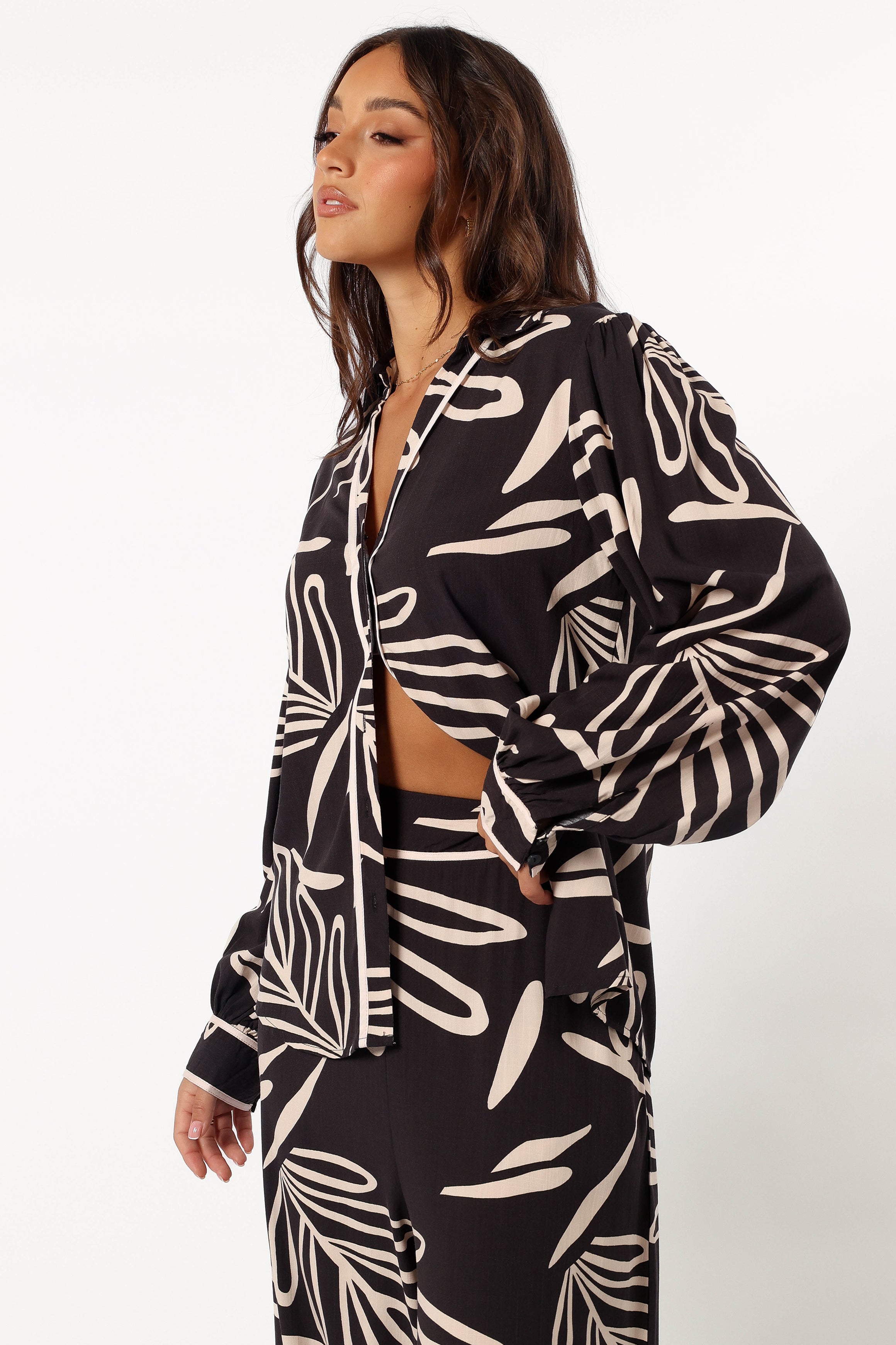 TOPS @Talia Top - Black (Hold for May Oasis)