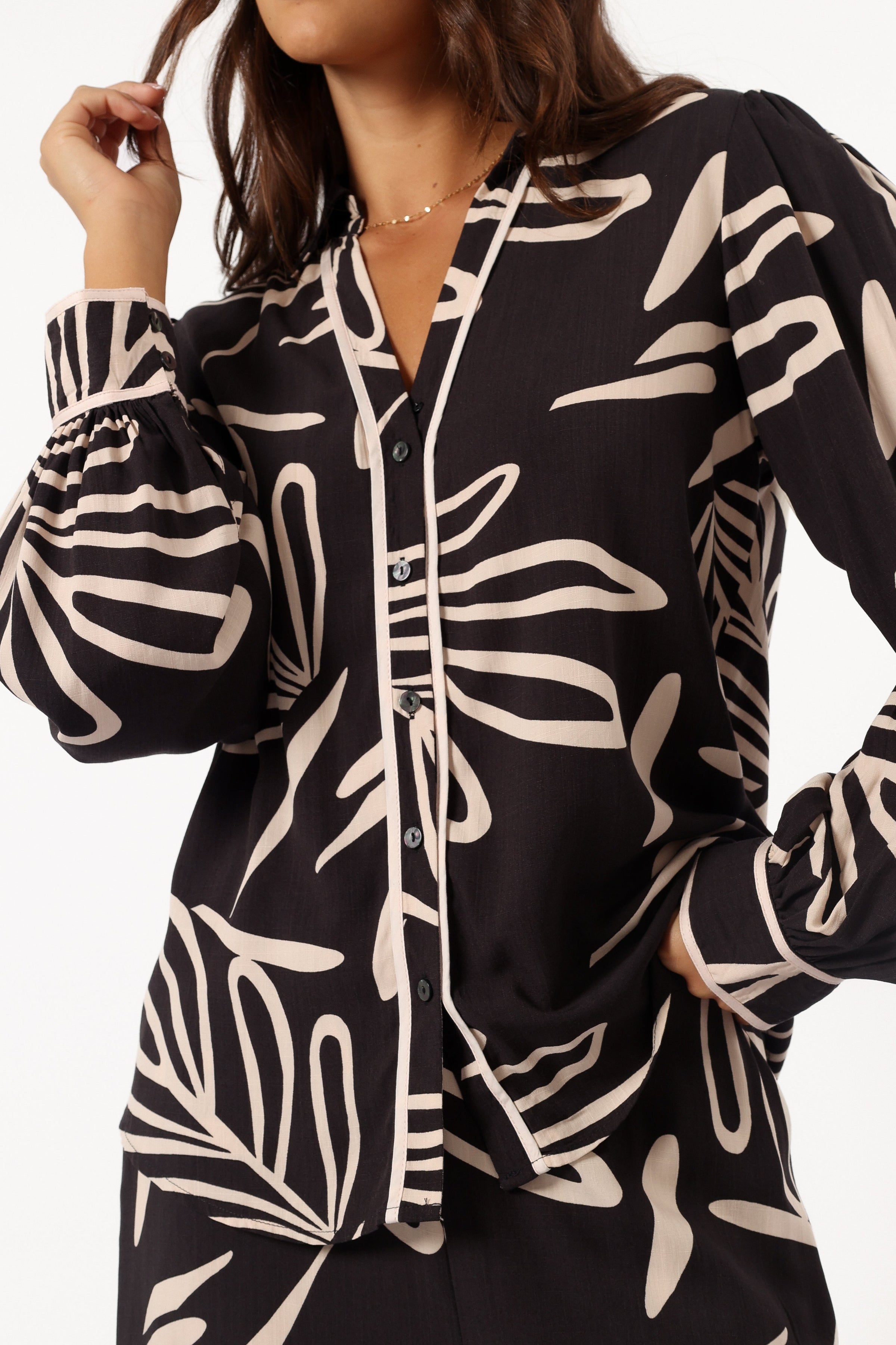 TOPS @Talia Top - Black (Hold for May Oasis)