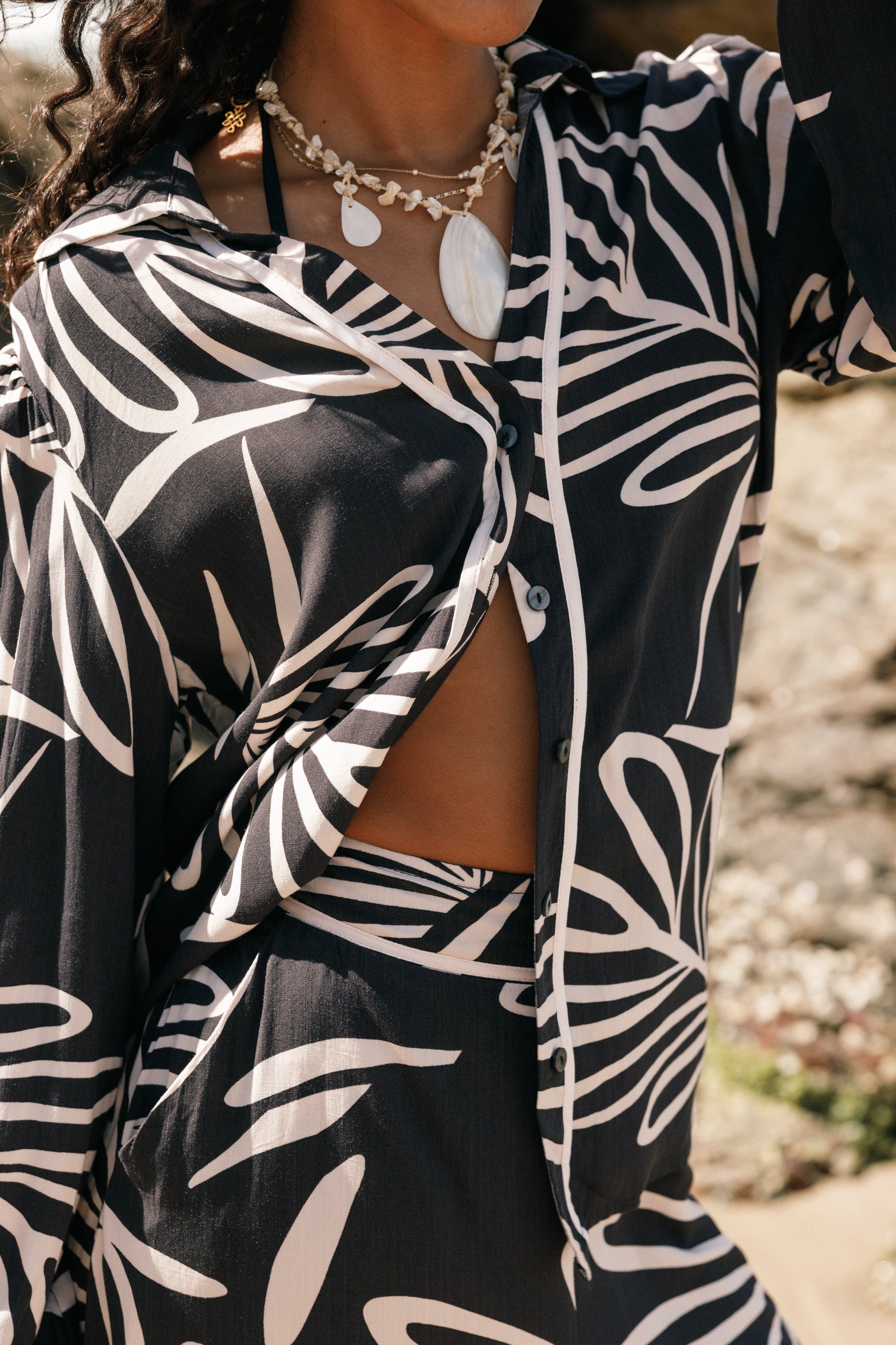 TOPS @Talia Top - Black (Hold for May Oasis)