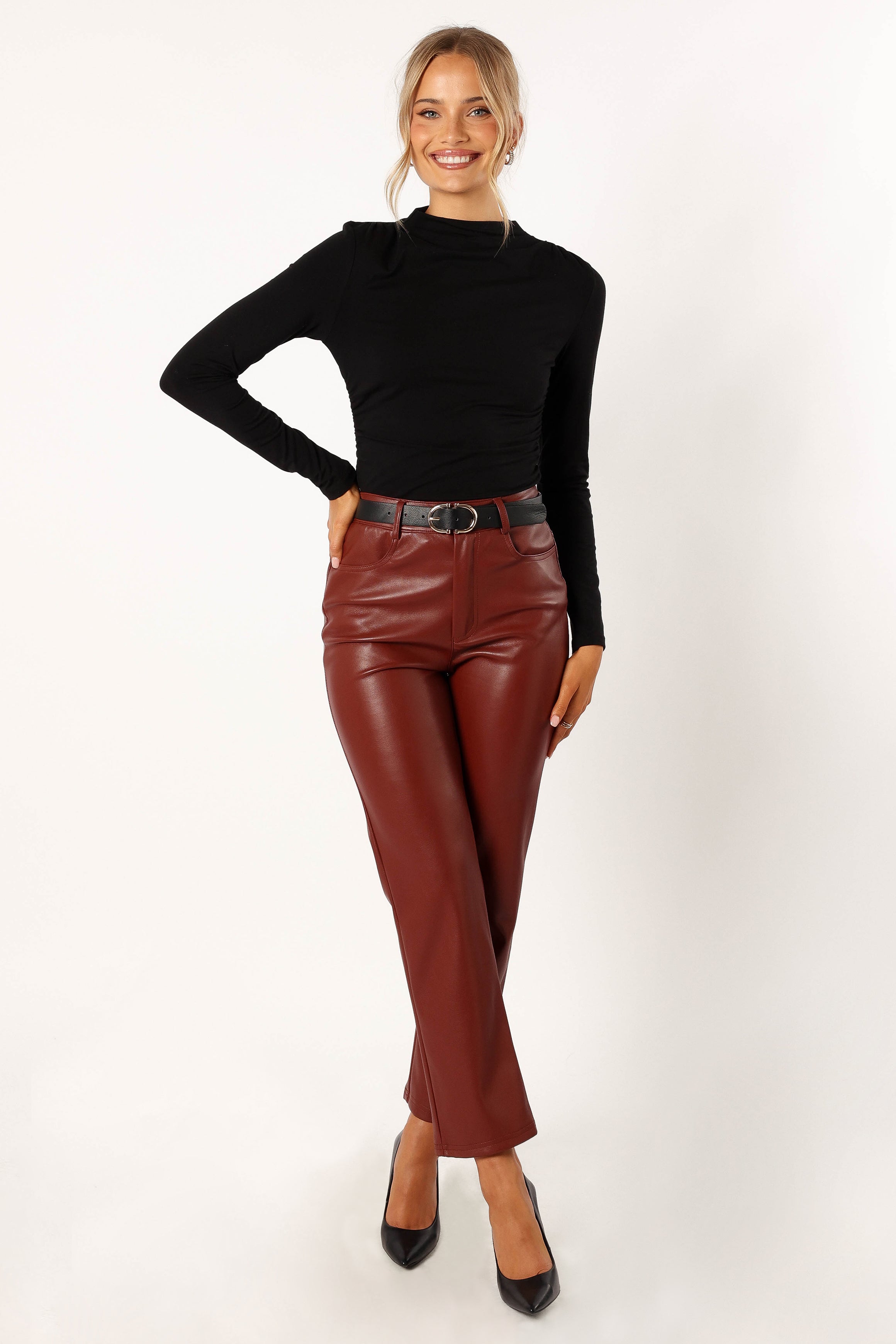 TOPS @Wanda Long Sleeve Top - Black