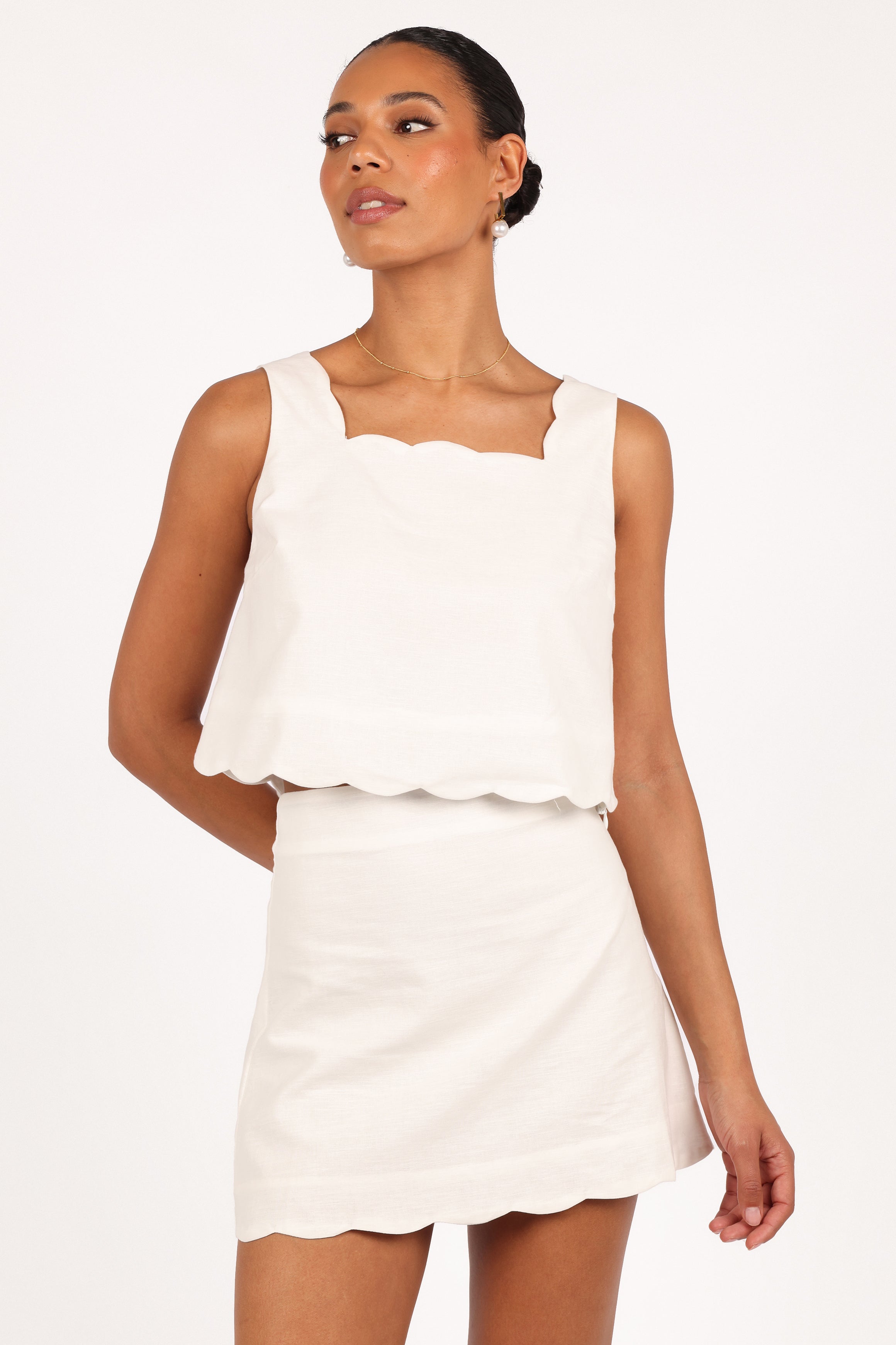 TOPS Wendie Scalloped Top - Cloud White