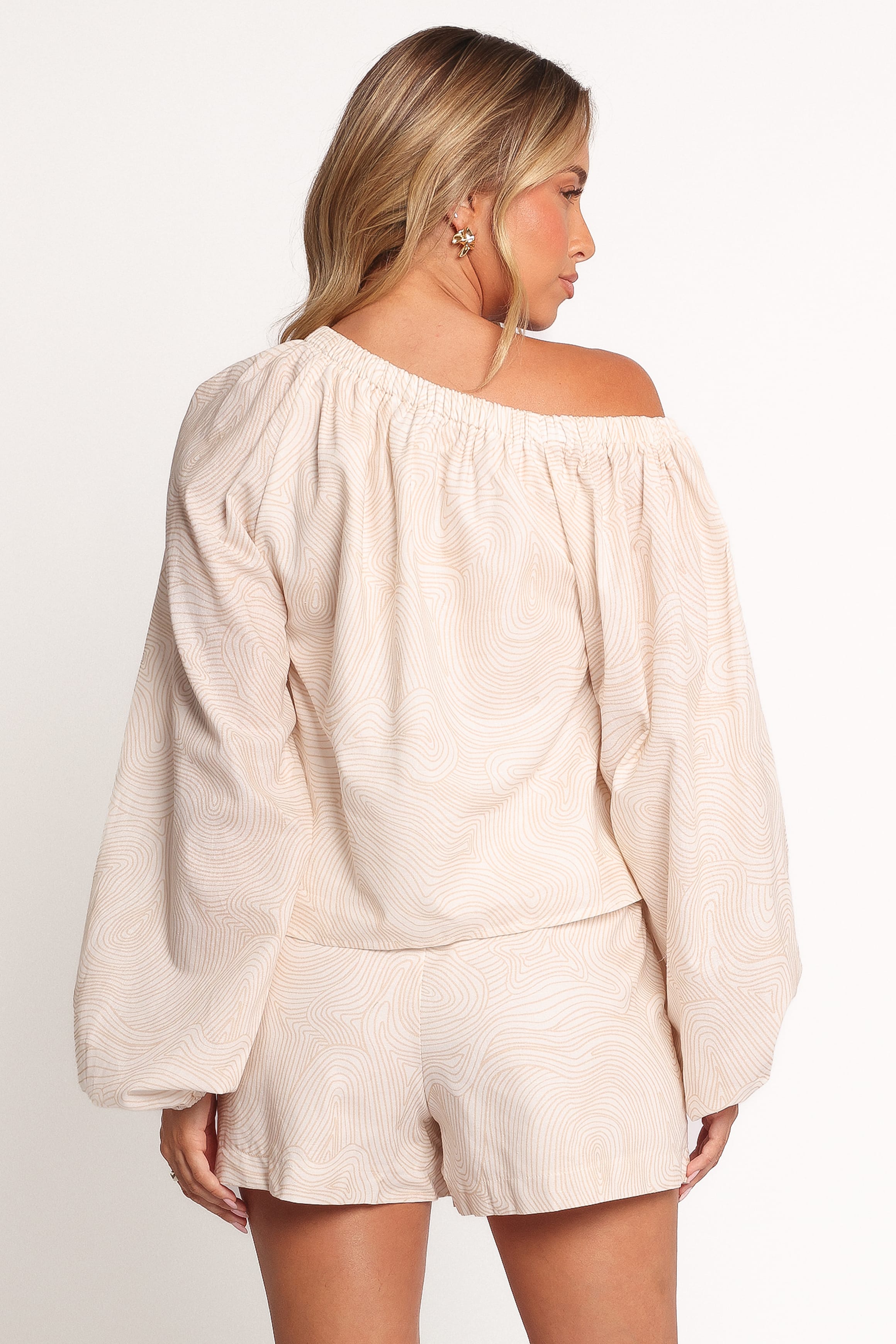 TOPS Zion Off Shoulder Long Sleeve Top - Tan Swirl