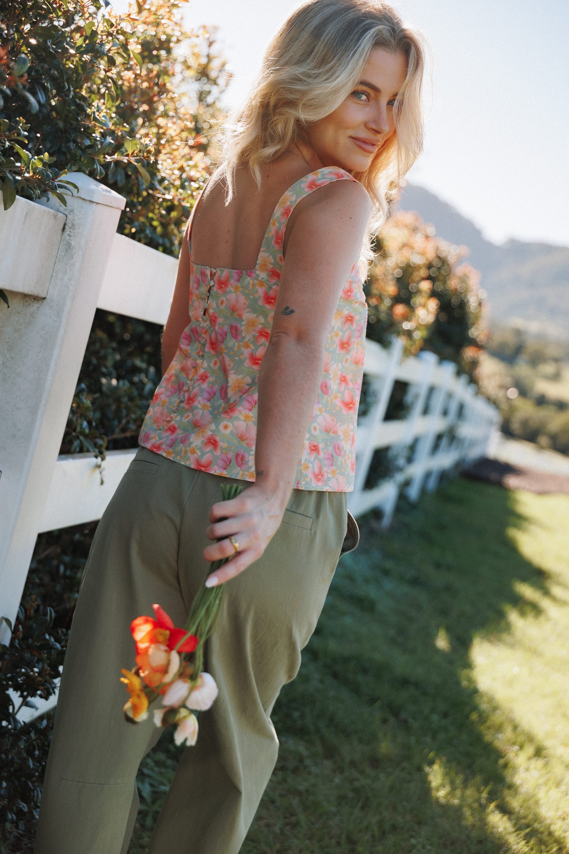 TOPS Talyn Button Back Top - Sage Wildflower