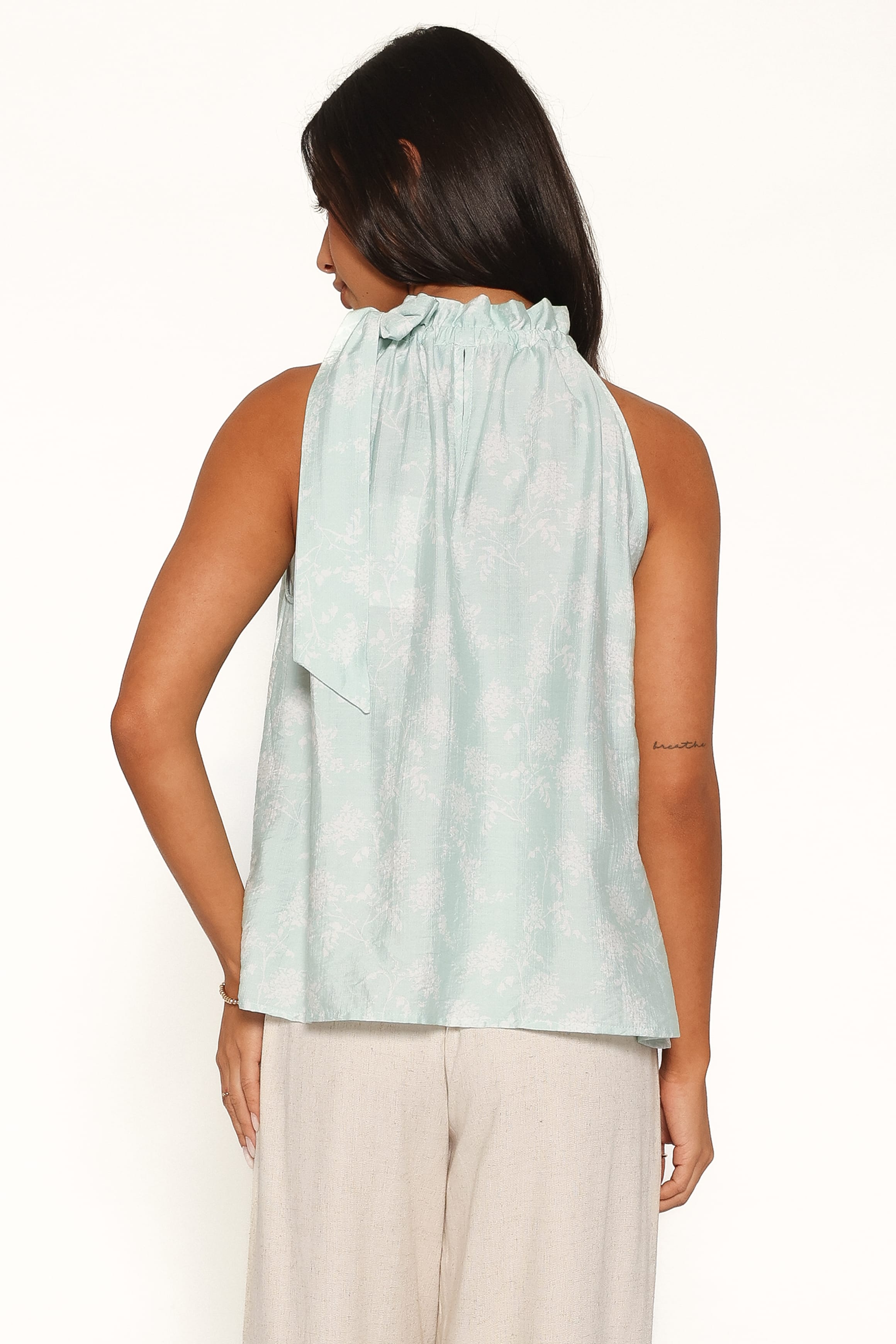 TOPS Winslow Halterneck Top - Green Spring Floral