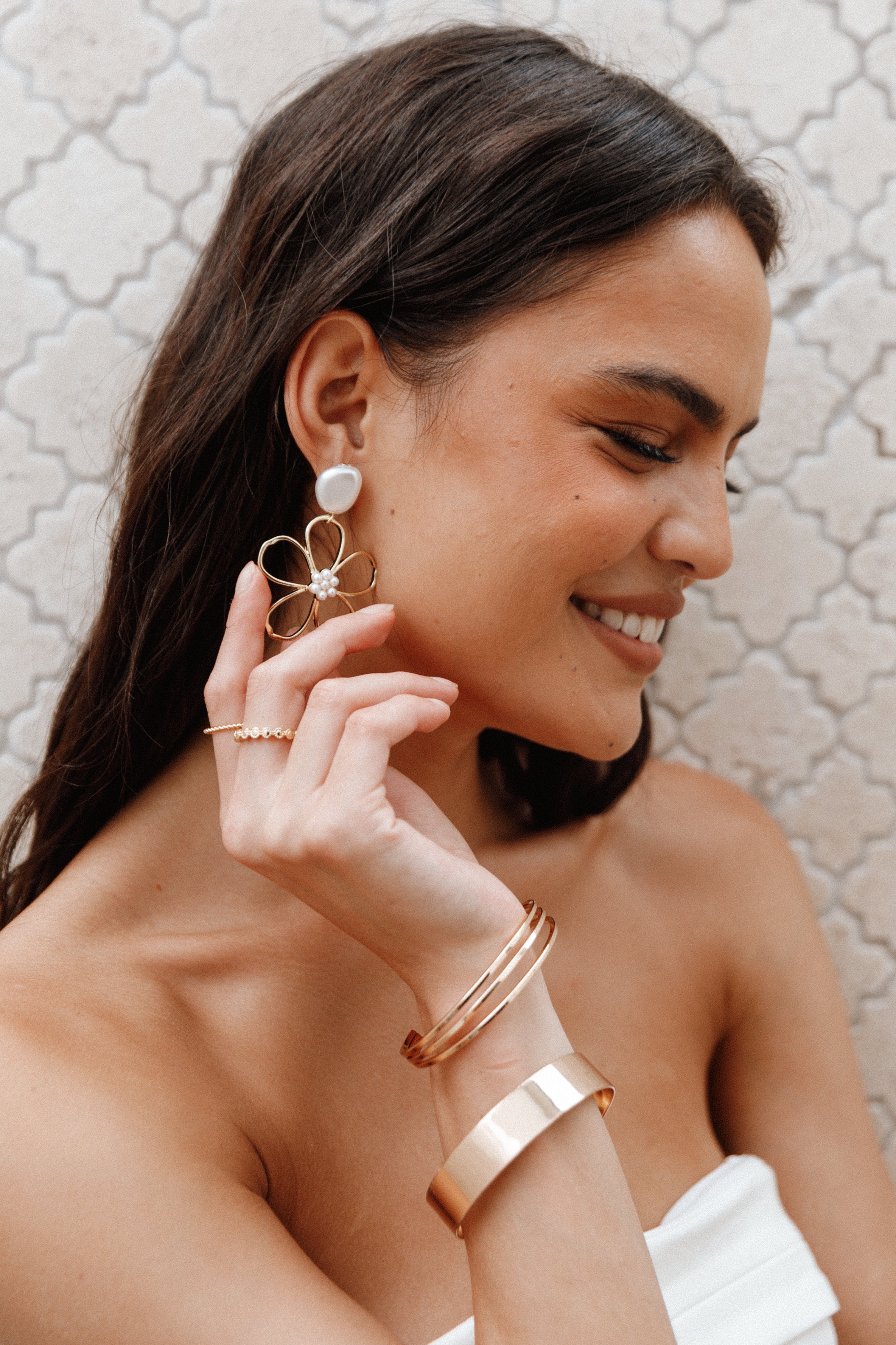 ACCESSORIES Adeline Flower Earrings - Gold/Pearl