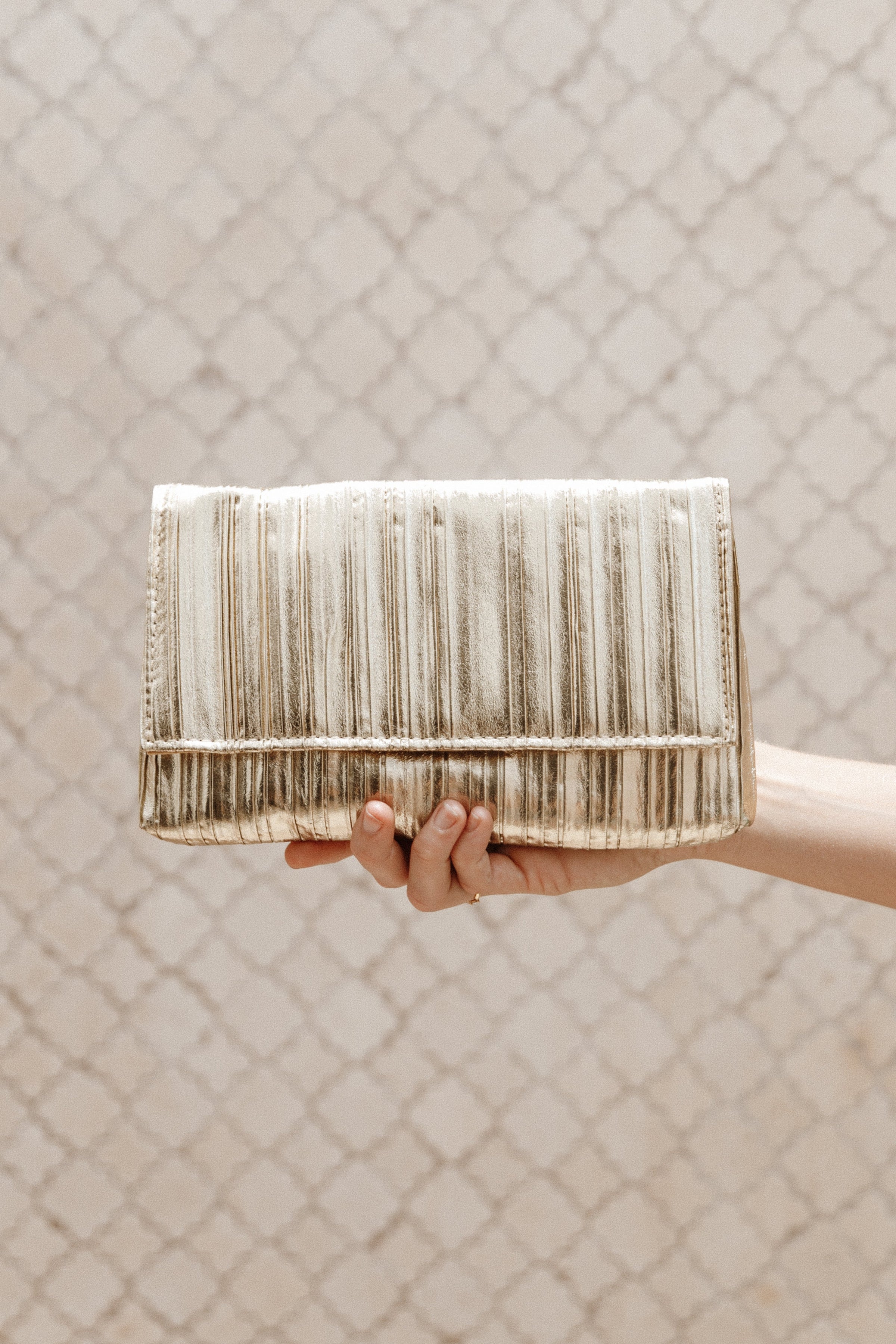 ACCESSORIES @Gemma Ruched Clutch - Gold