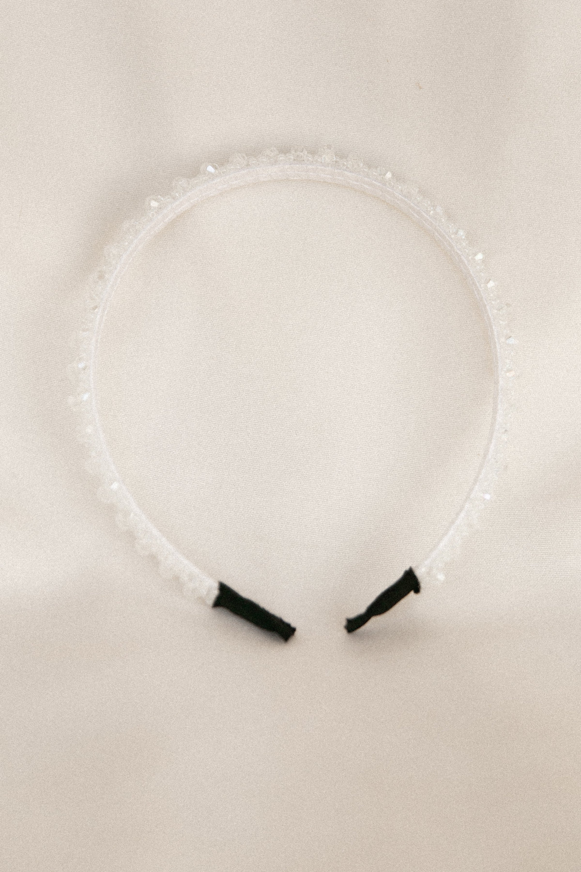 ACCESSORIES @Ivy Headband - White