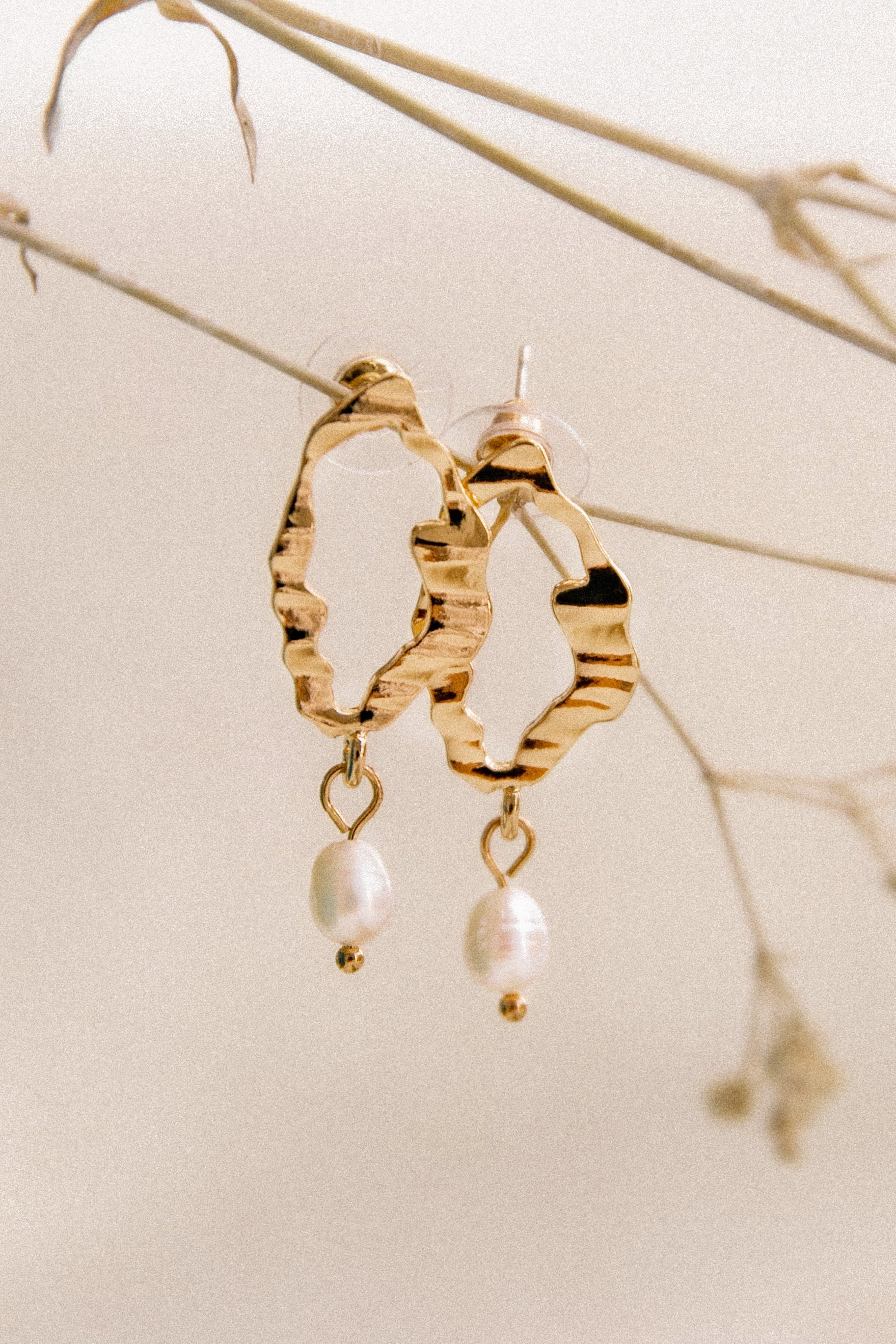 ACCESSORIES Quinn Earrings - Pearl