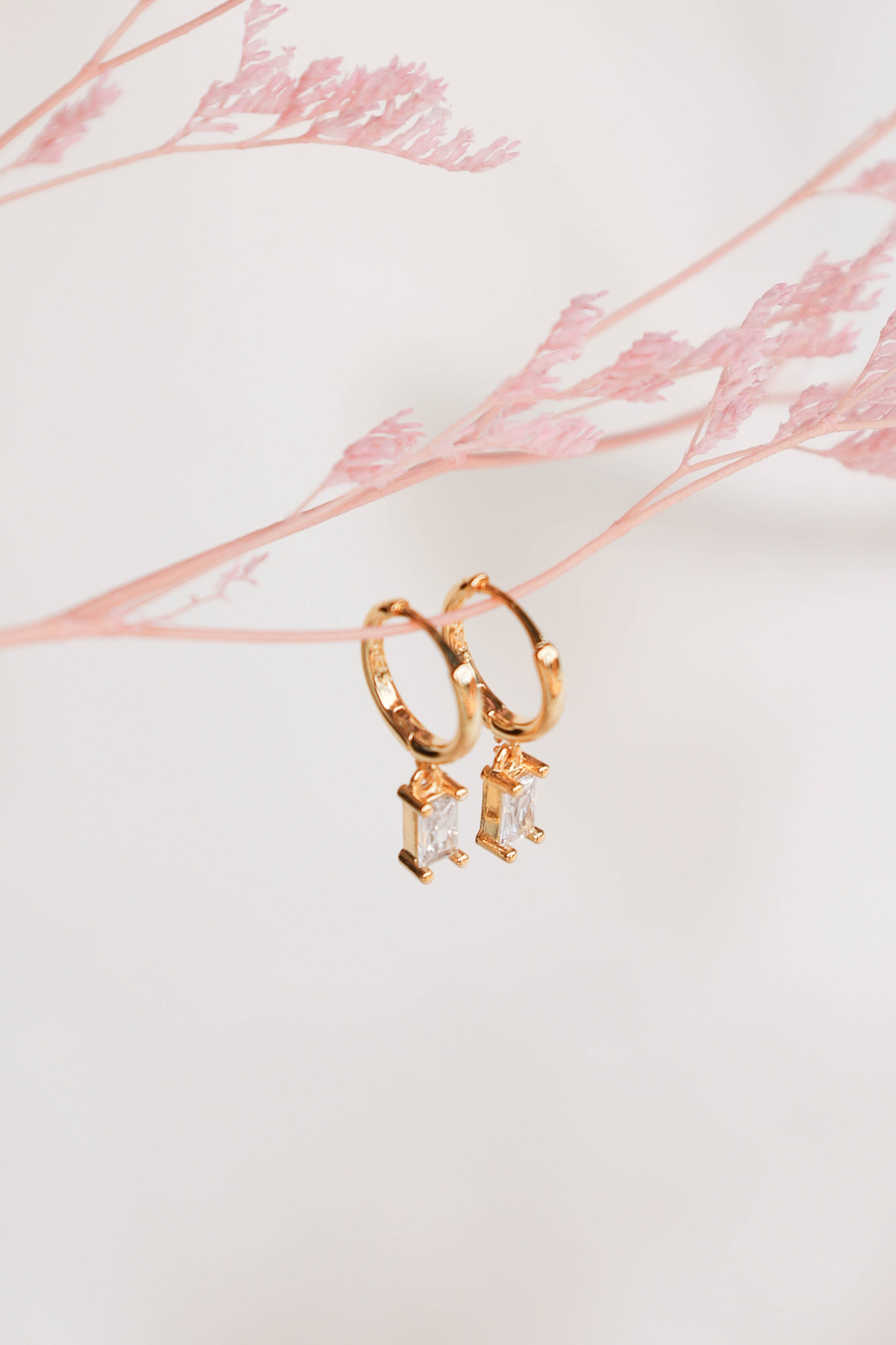 ACCESSORIES @Sadie Drop Earrings - Gold