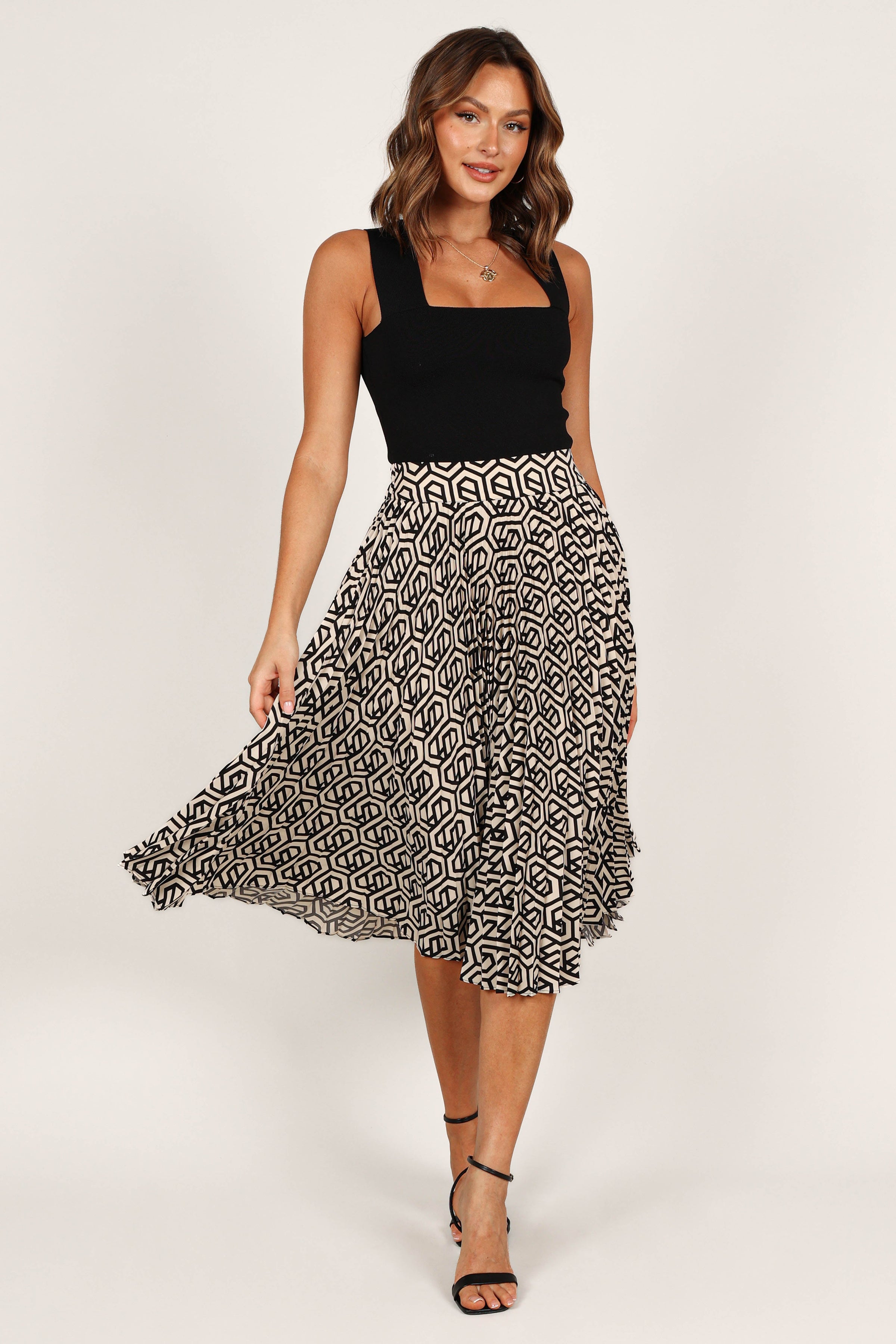BOTTOMS @Carmel Pleat Midi Skirt - Black Print