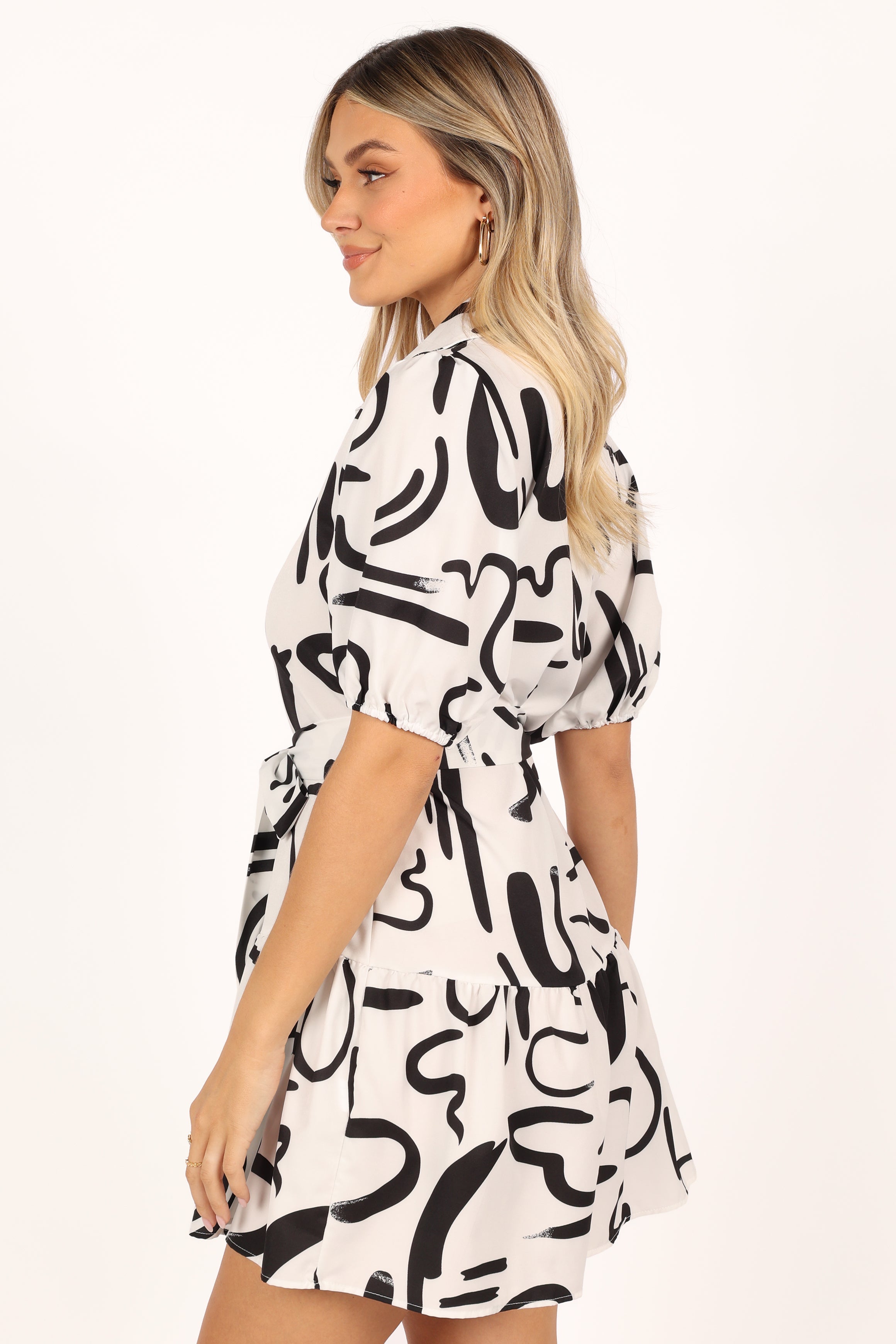 DRESSES @Madri Mini Dress - White Black