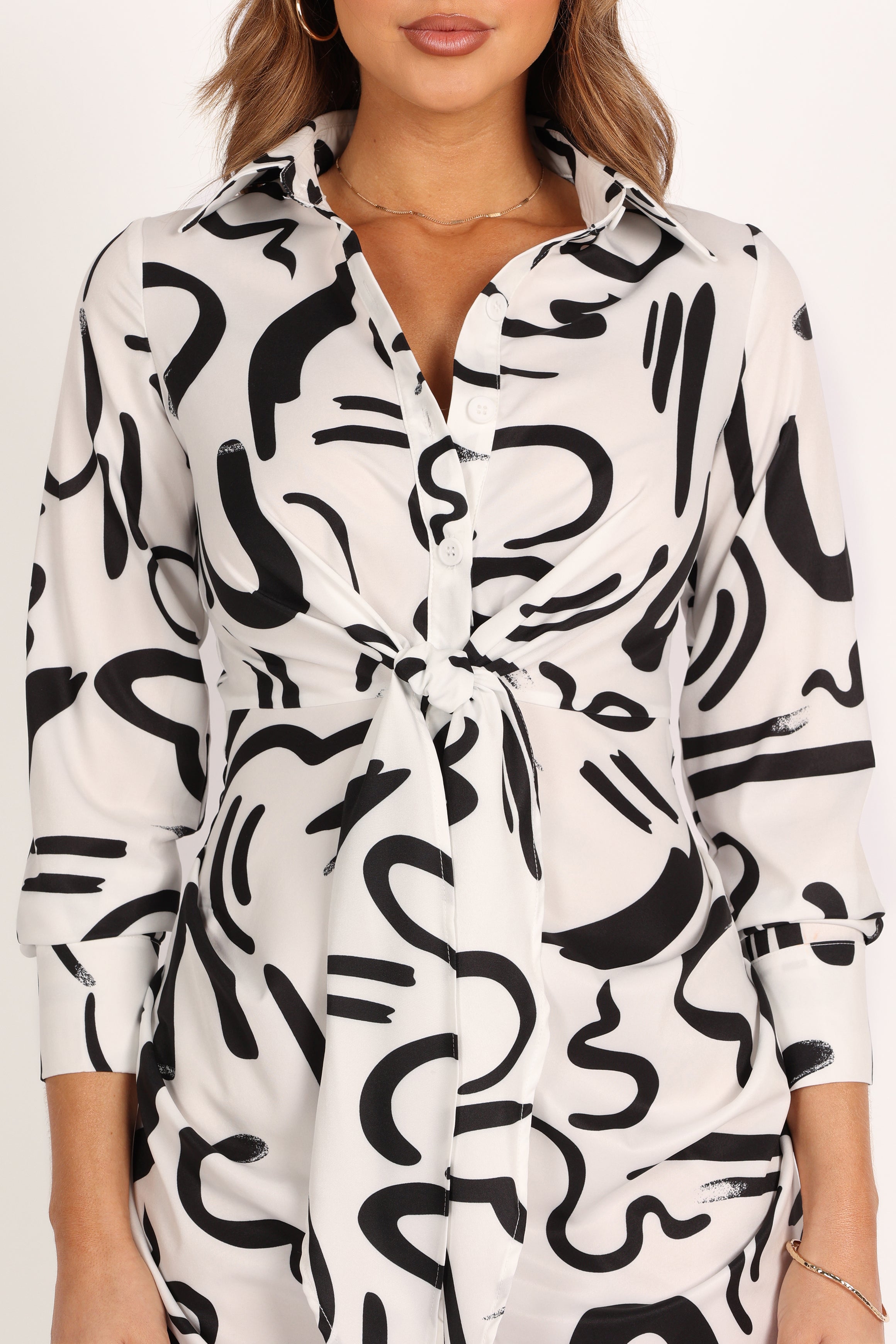 DRESSES @Minori Long Sleeve Midi Dress - White Black