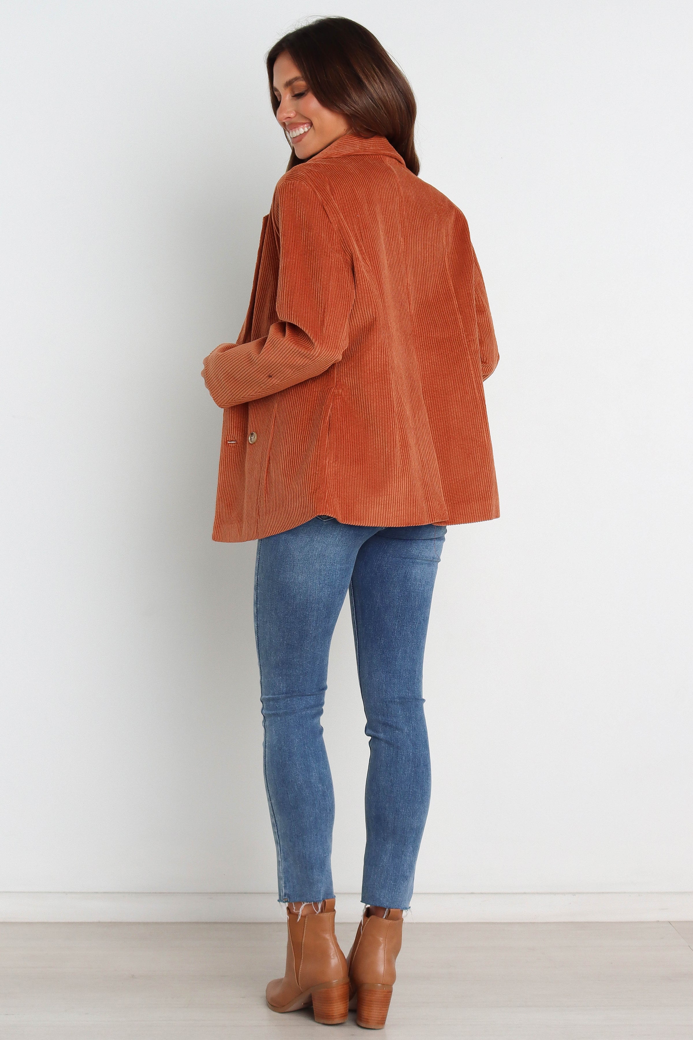 OUTERWEAR @Claudia Blazer - Brown