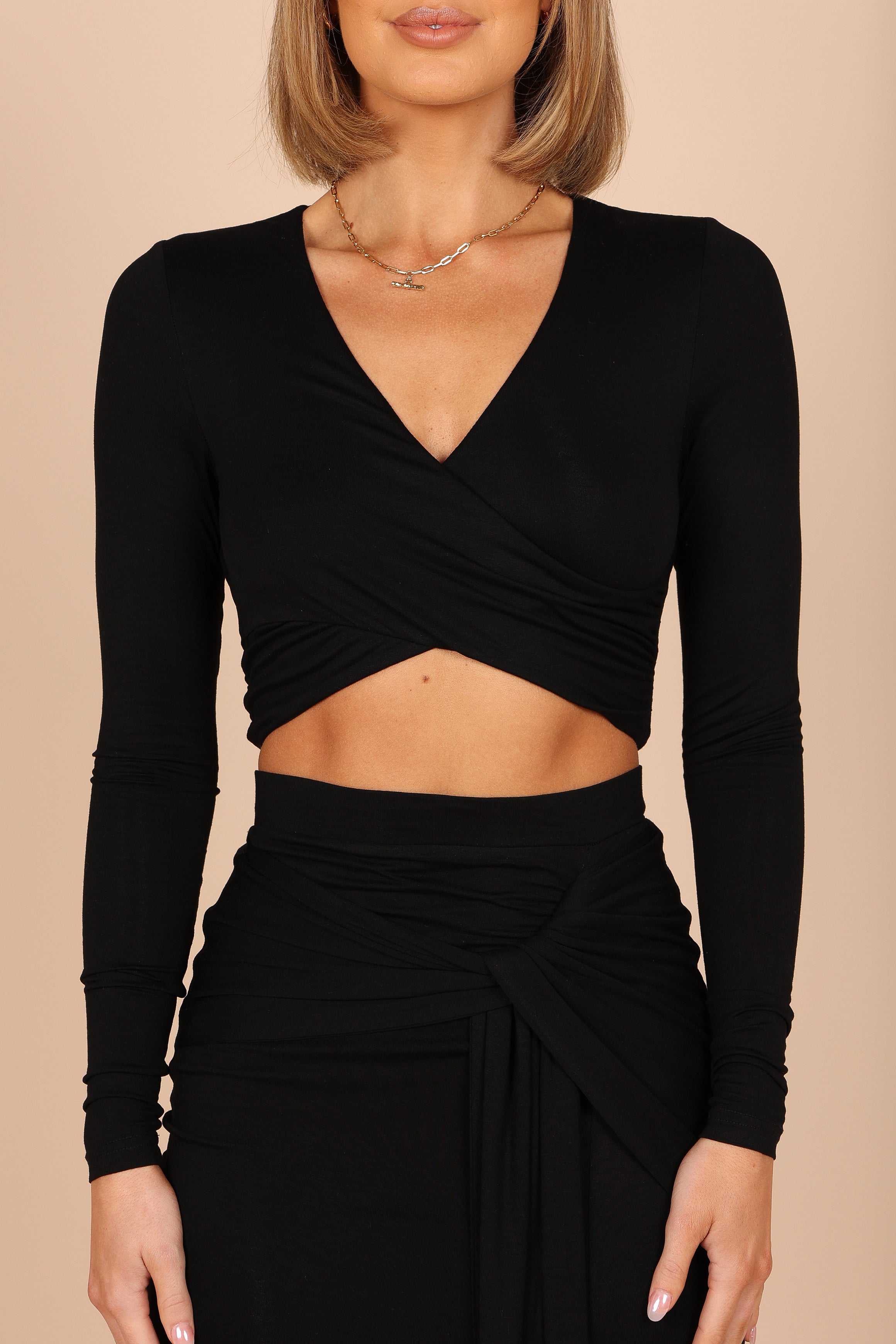 SETS @Lucia Set - Black