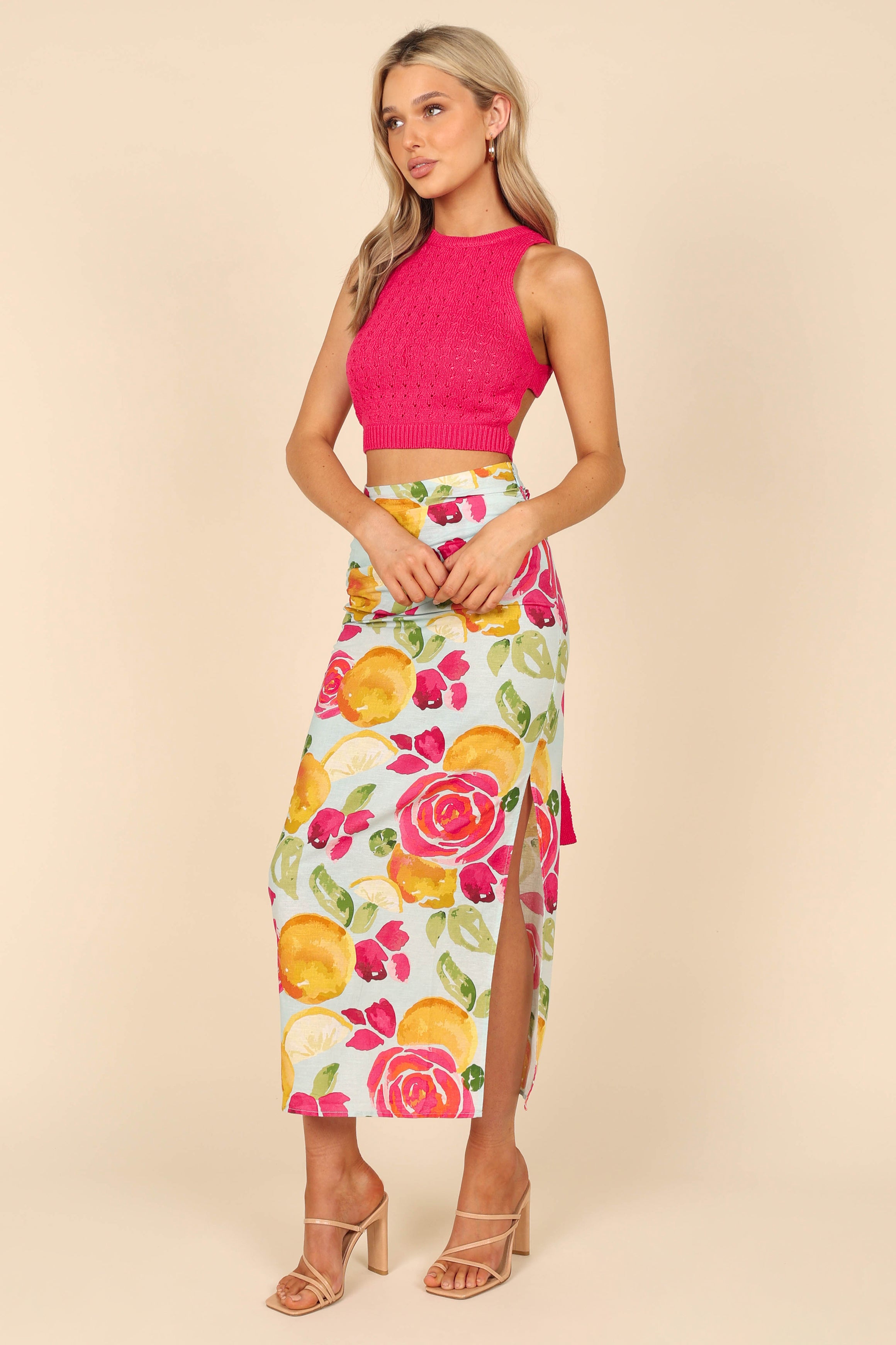 TOPS Sole Crochet Cropped Top - Berry