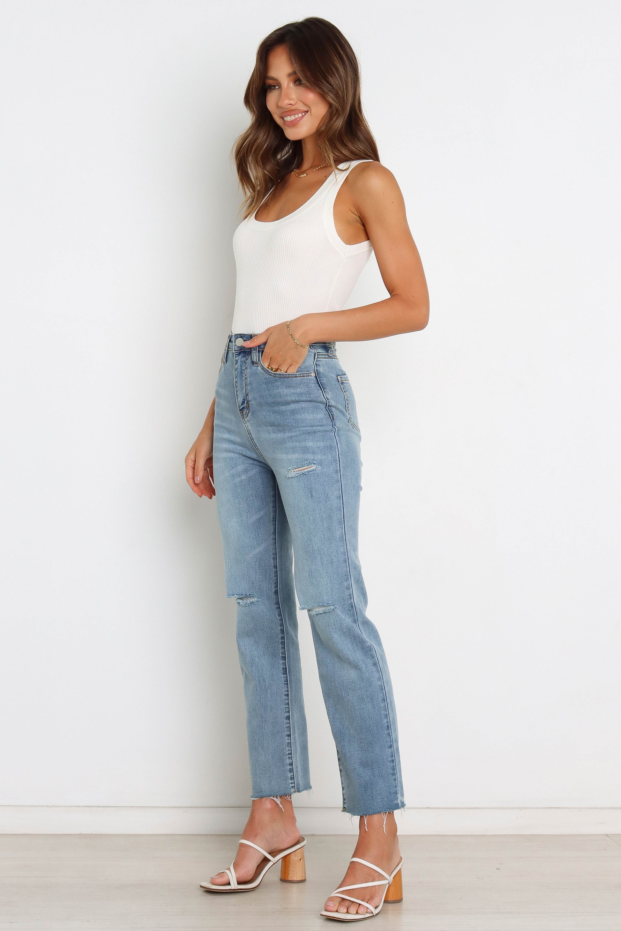 TOPS @Tobi Top - White (waiting on bulk)