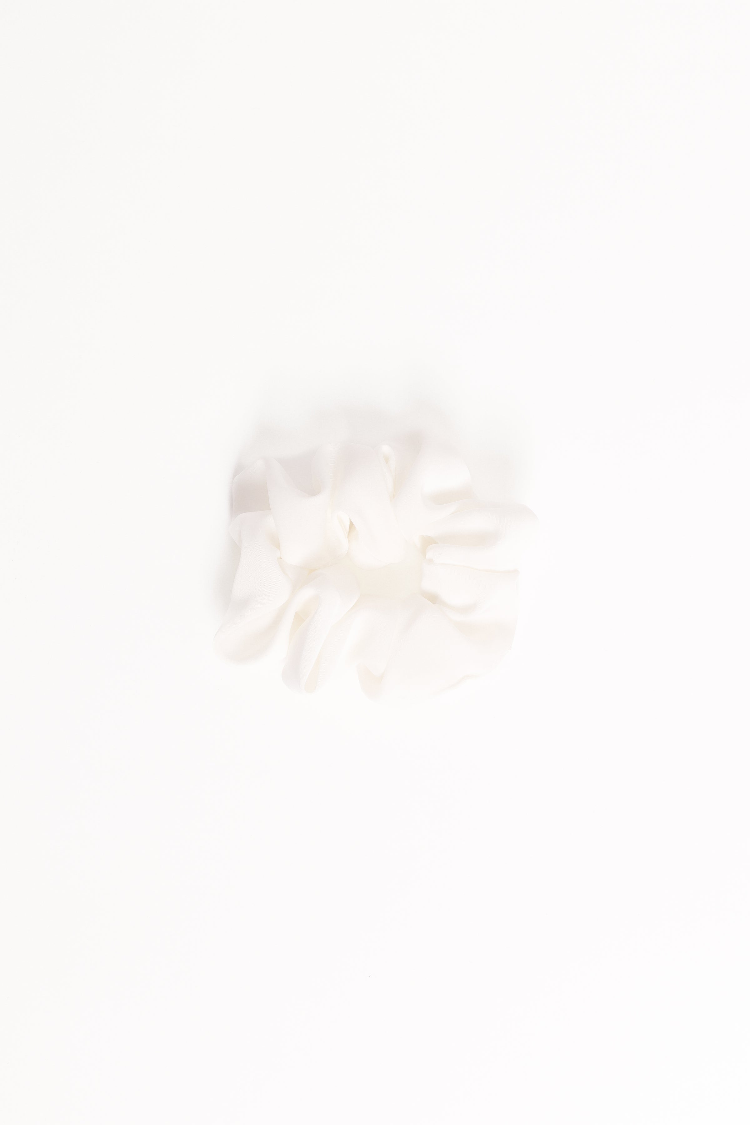 Theodora Scrunchie - White