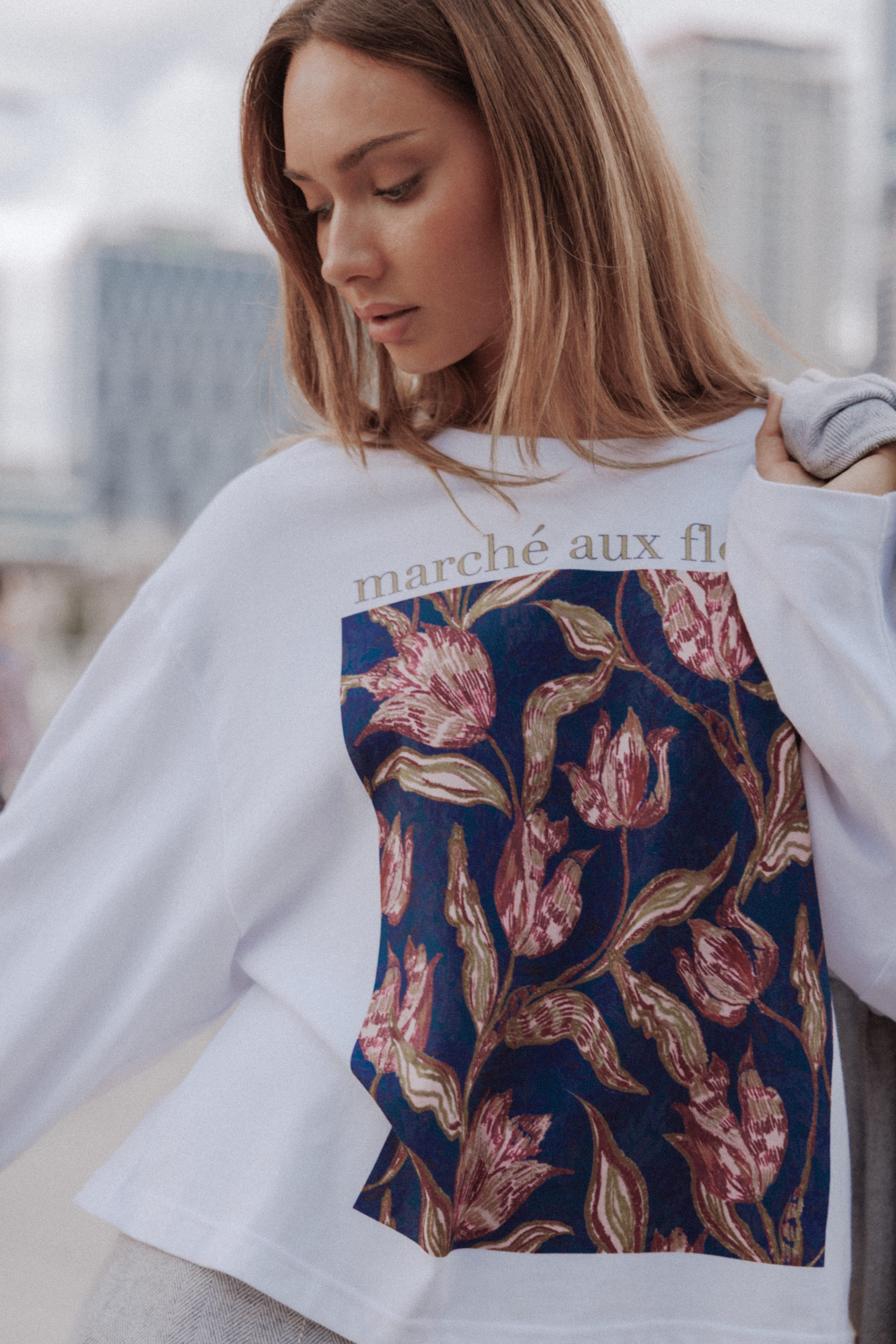 Tulla Graphic Tee - White