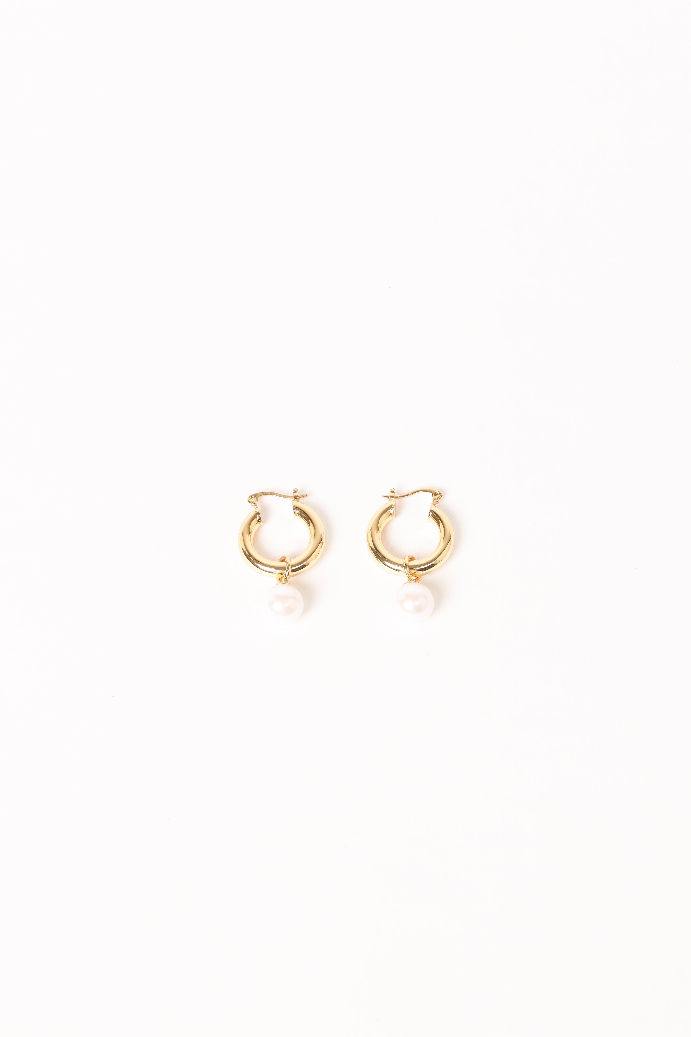 Geneva Earrings - Gold/Pearl