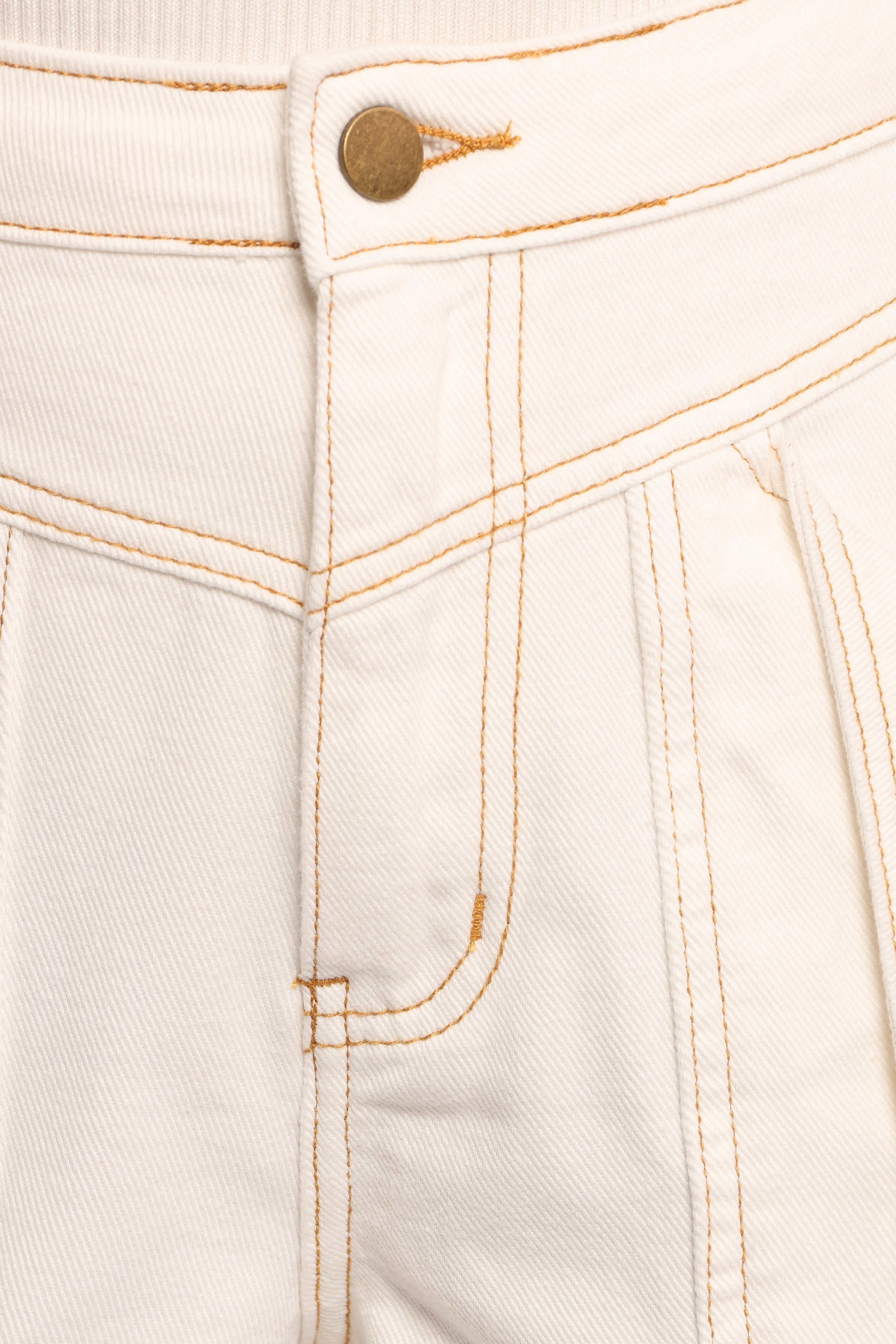 Travisha Contrast Stitch Short - White