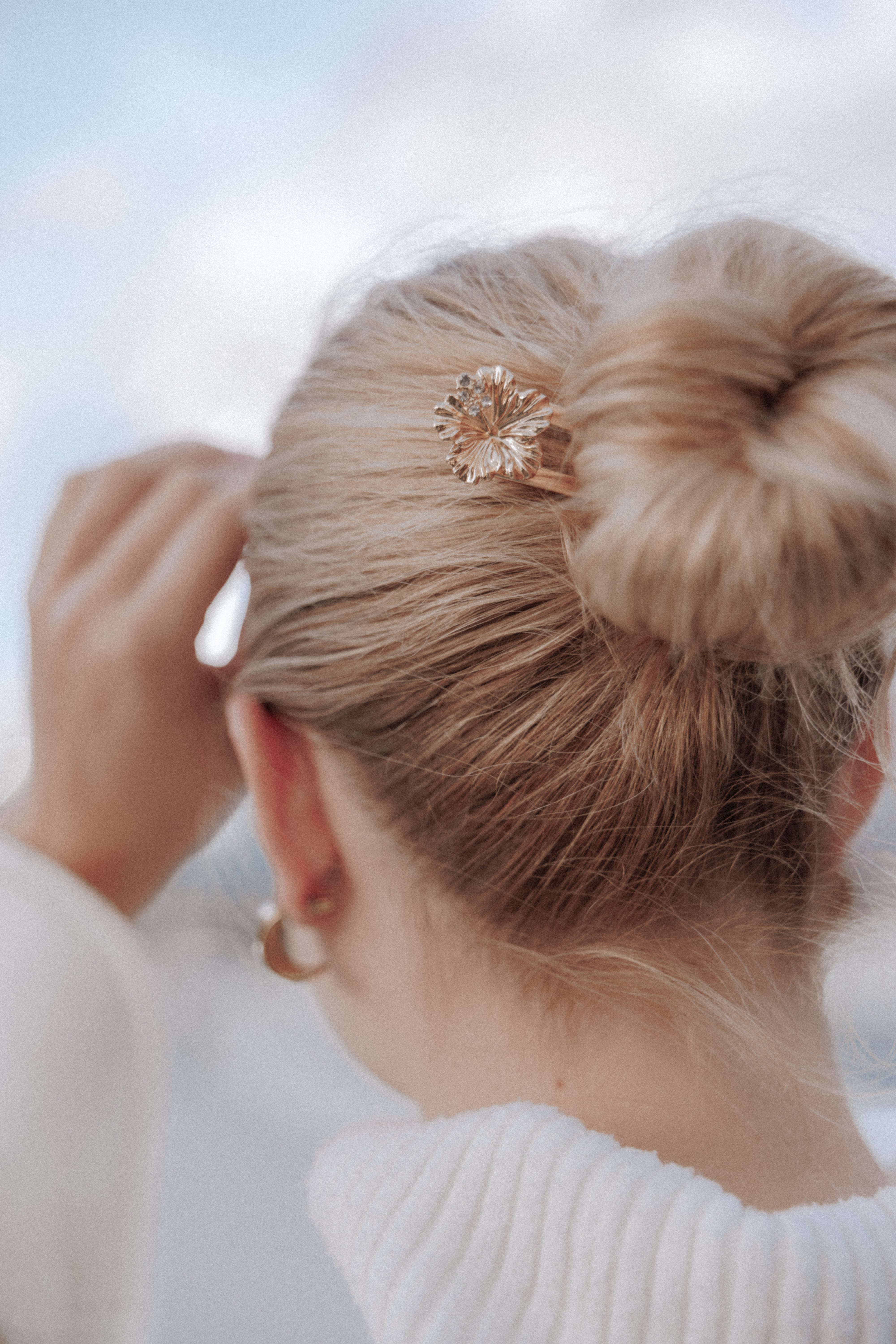 ACCESSORIES Callie Flower Hair Pin - Gold