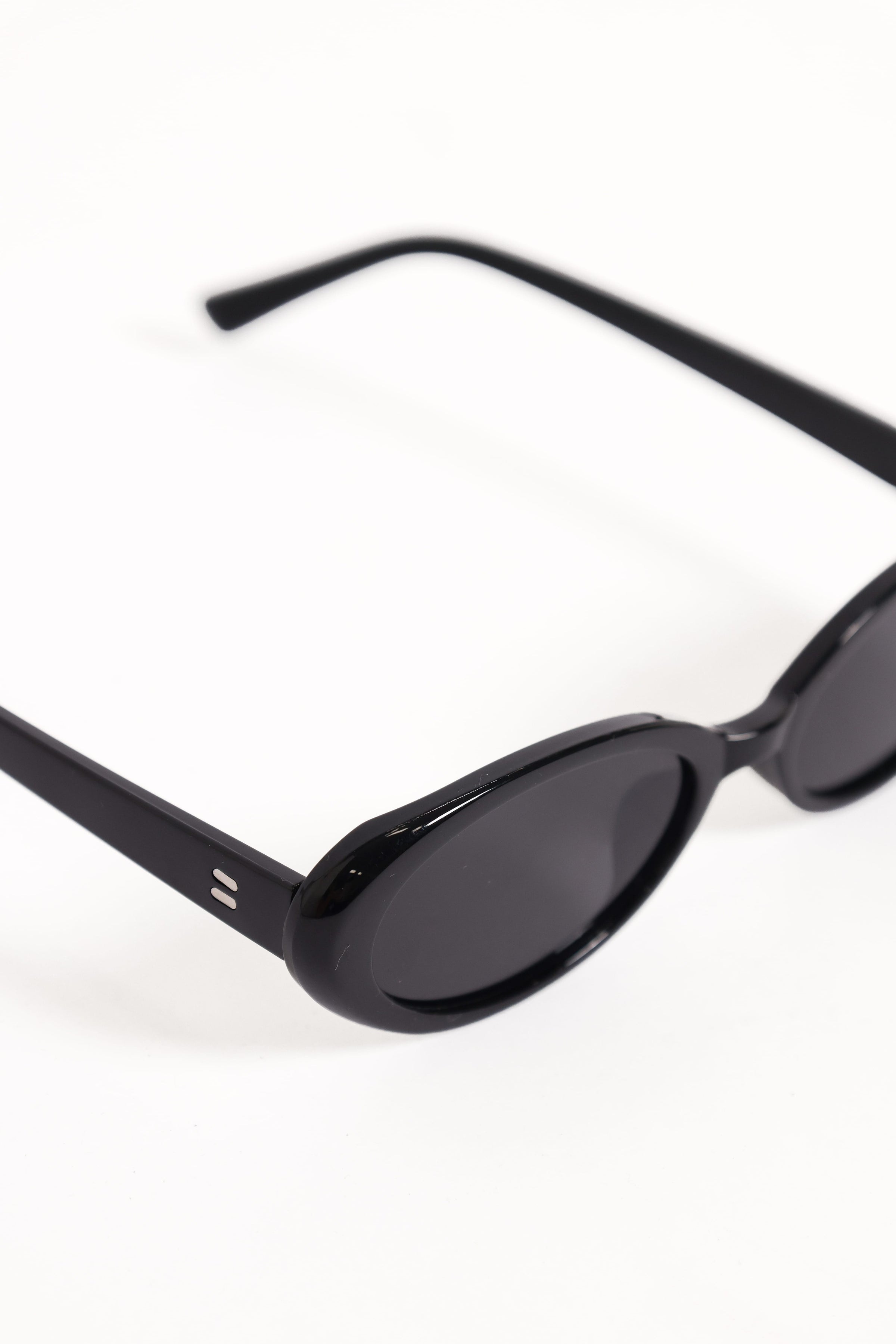 ACCESSORIES Kathryn Sunglasses - Black