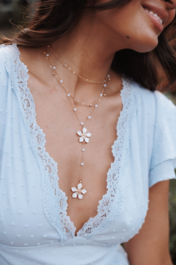 ACCESSORIES Kendall Floral Drop Necklace - Gold/White