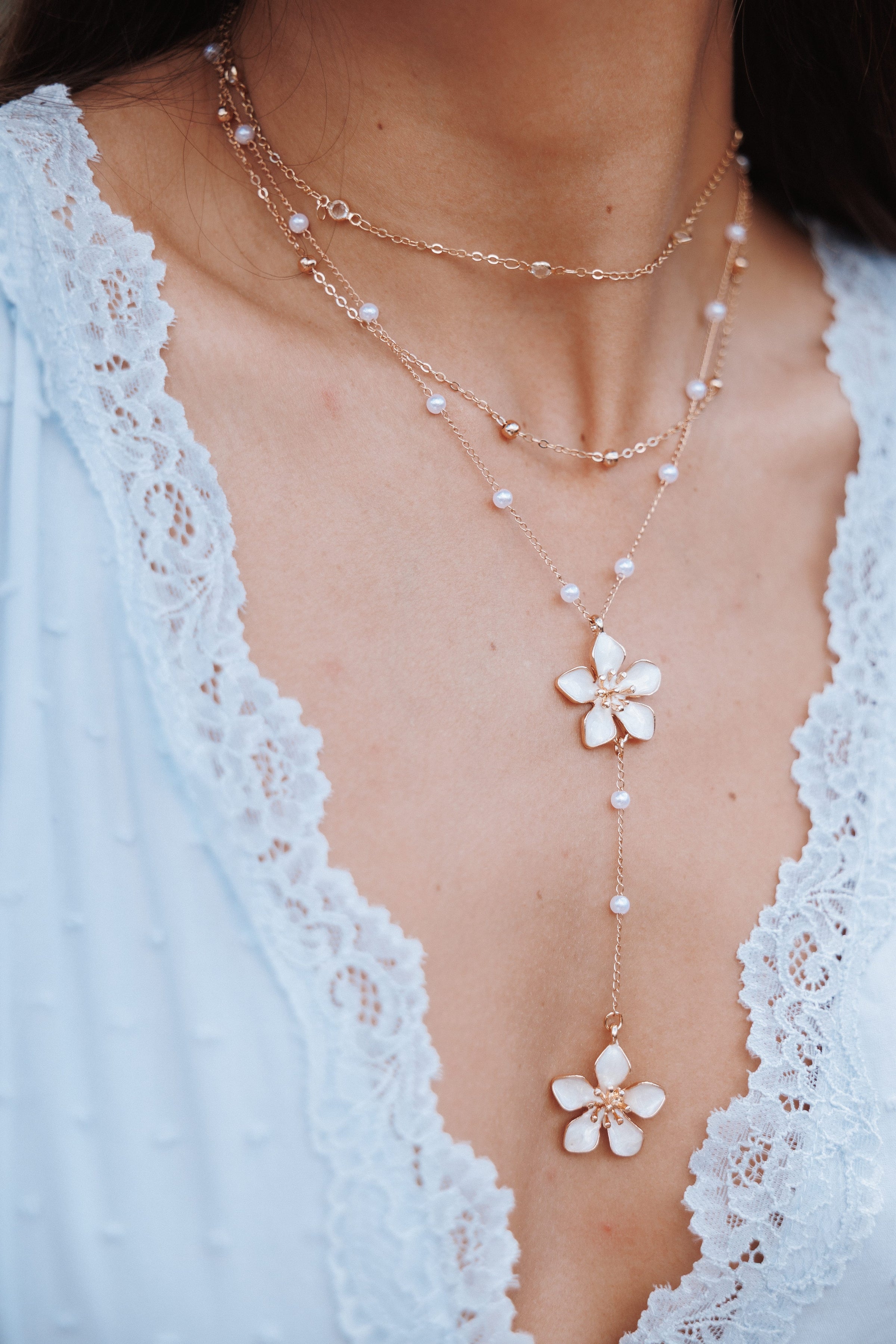 ACCESSORIES Kendall Floral Drop Necklace - Gold/White