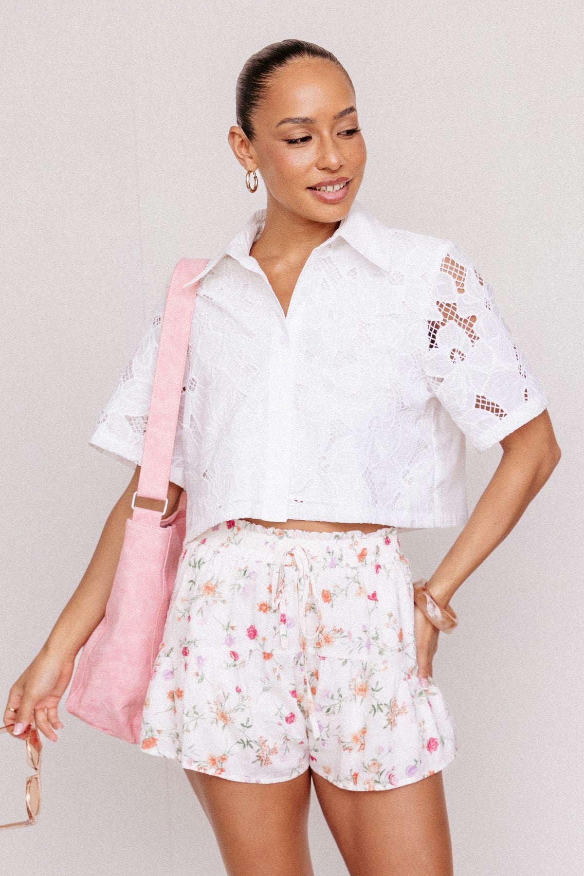 BOTTOMS Antonia Short - White Poppy Rose