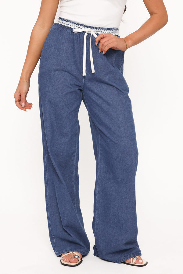 BOTTOMS Siun Wide Leg Denim Joggers - Medium Wash