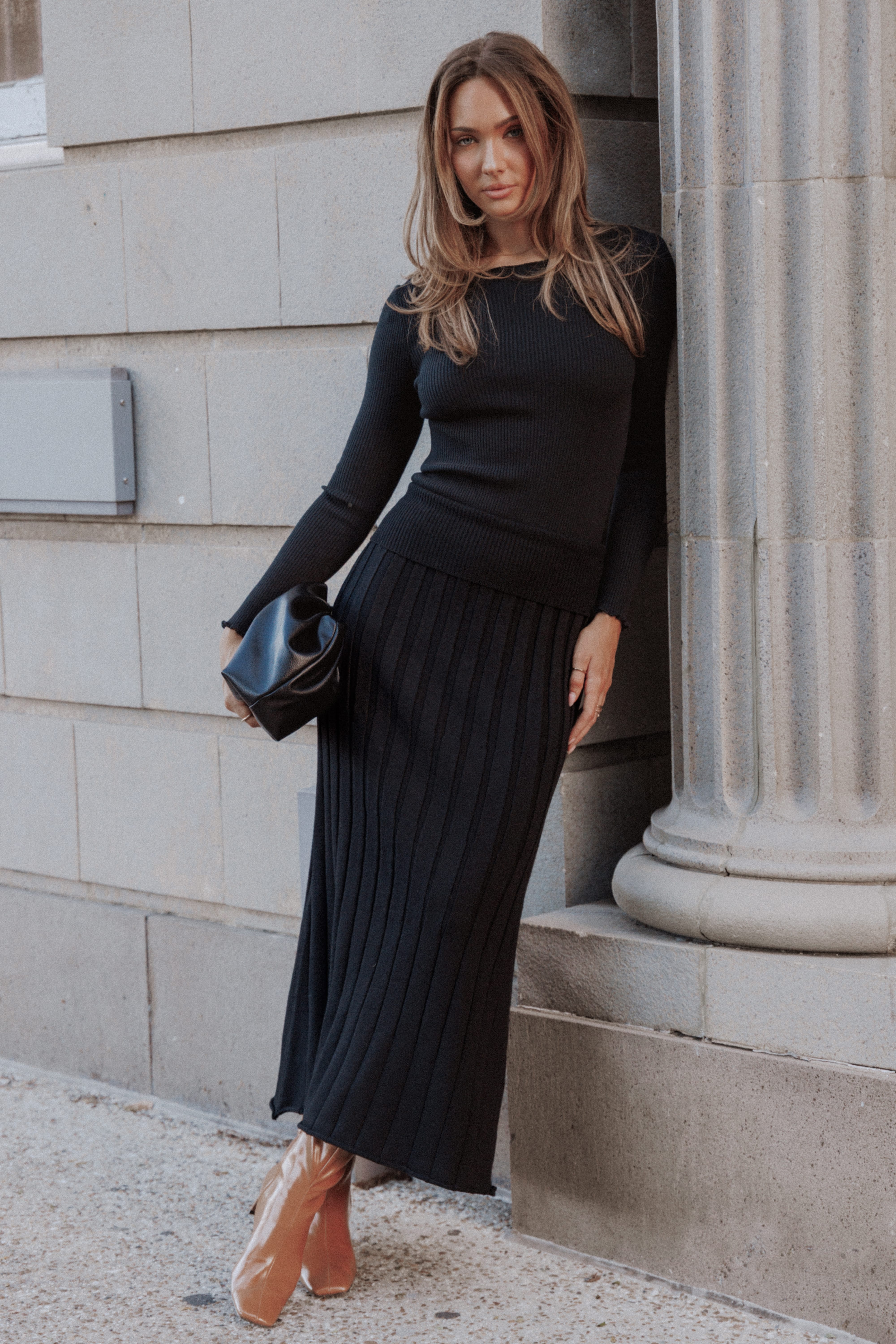 BOTTOMS Vilma Knitted Pleated Midi Skirt - Black