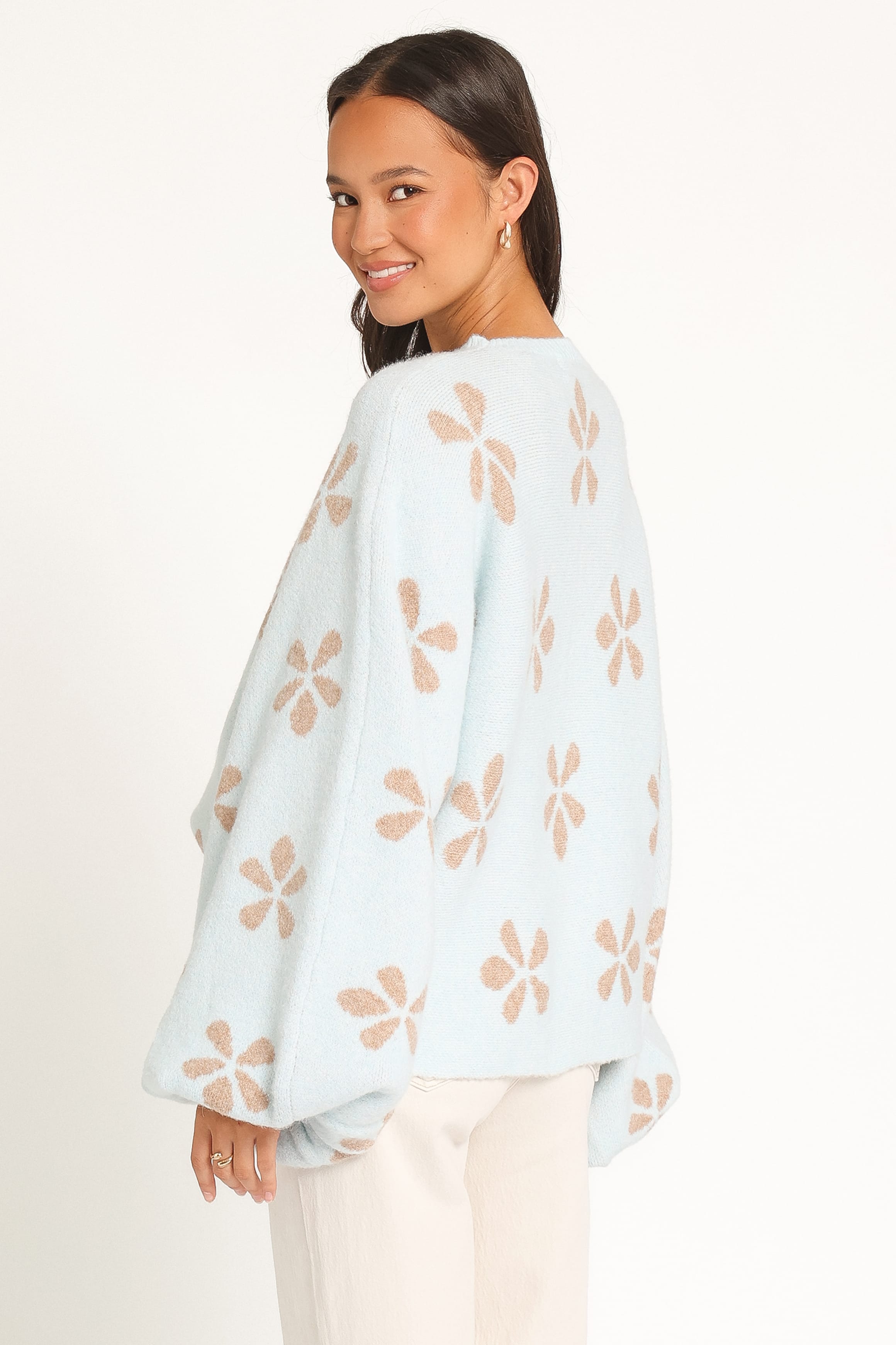 KNITWEAR Bella Oversized Daisy Sweater - Light Blue Camel