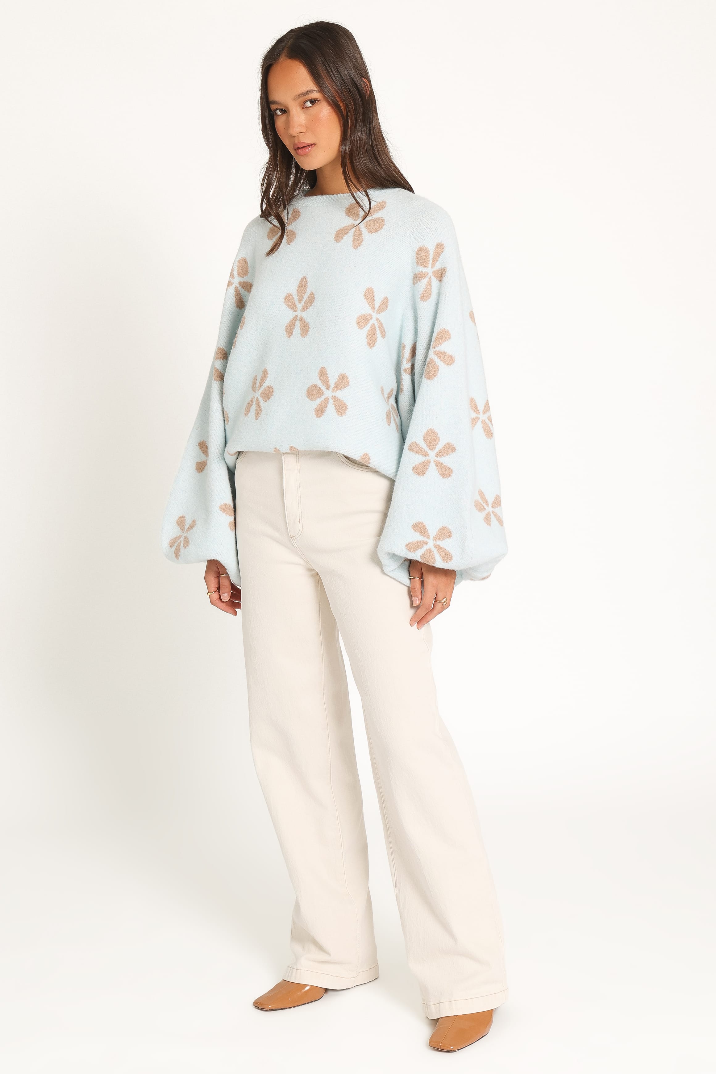 KNITWEAR Bella Oversized Daisy Sweater - Light Blue Camel