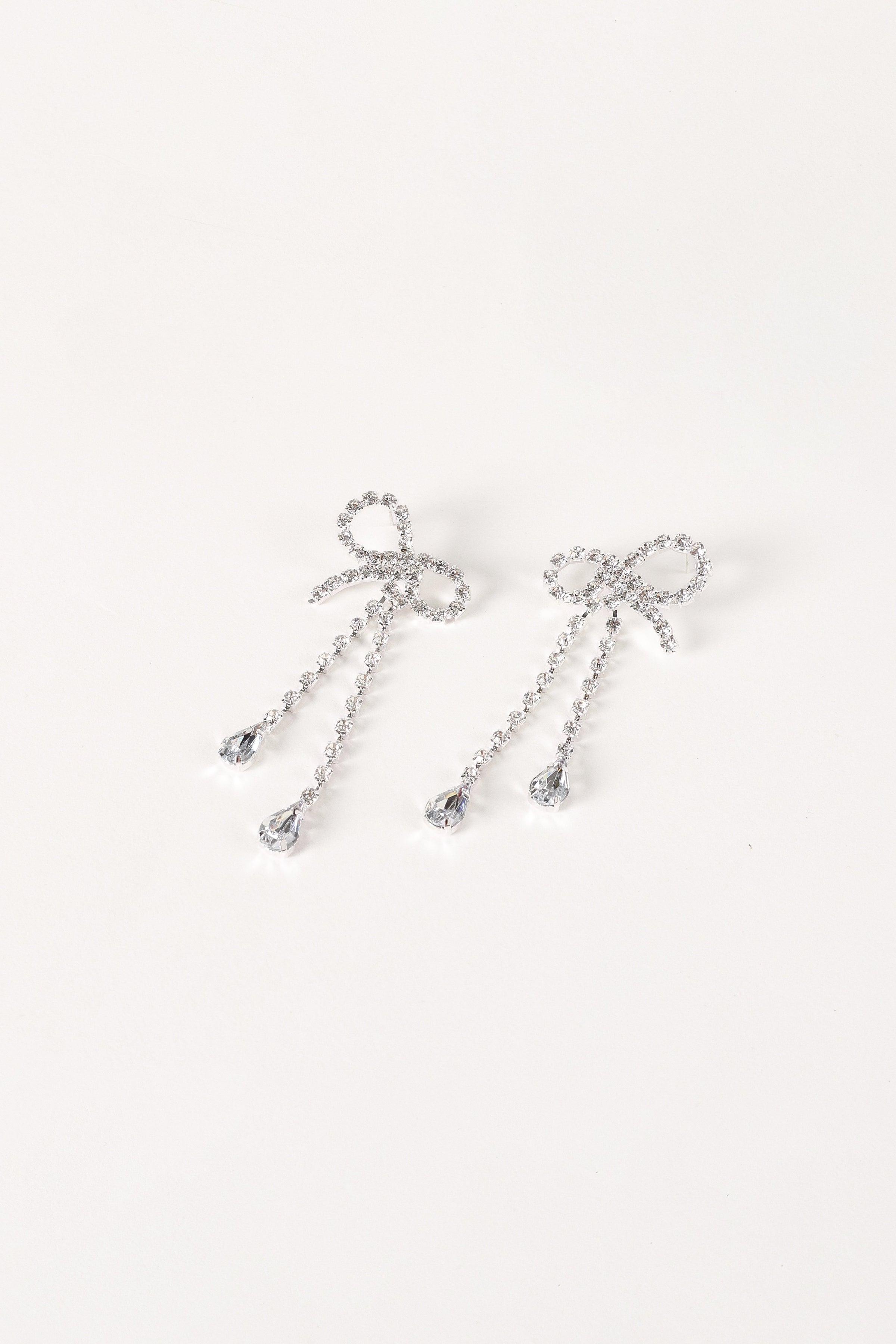 ACCESSORIES @Ainsley Bow Earrings - Silver