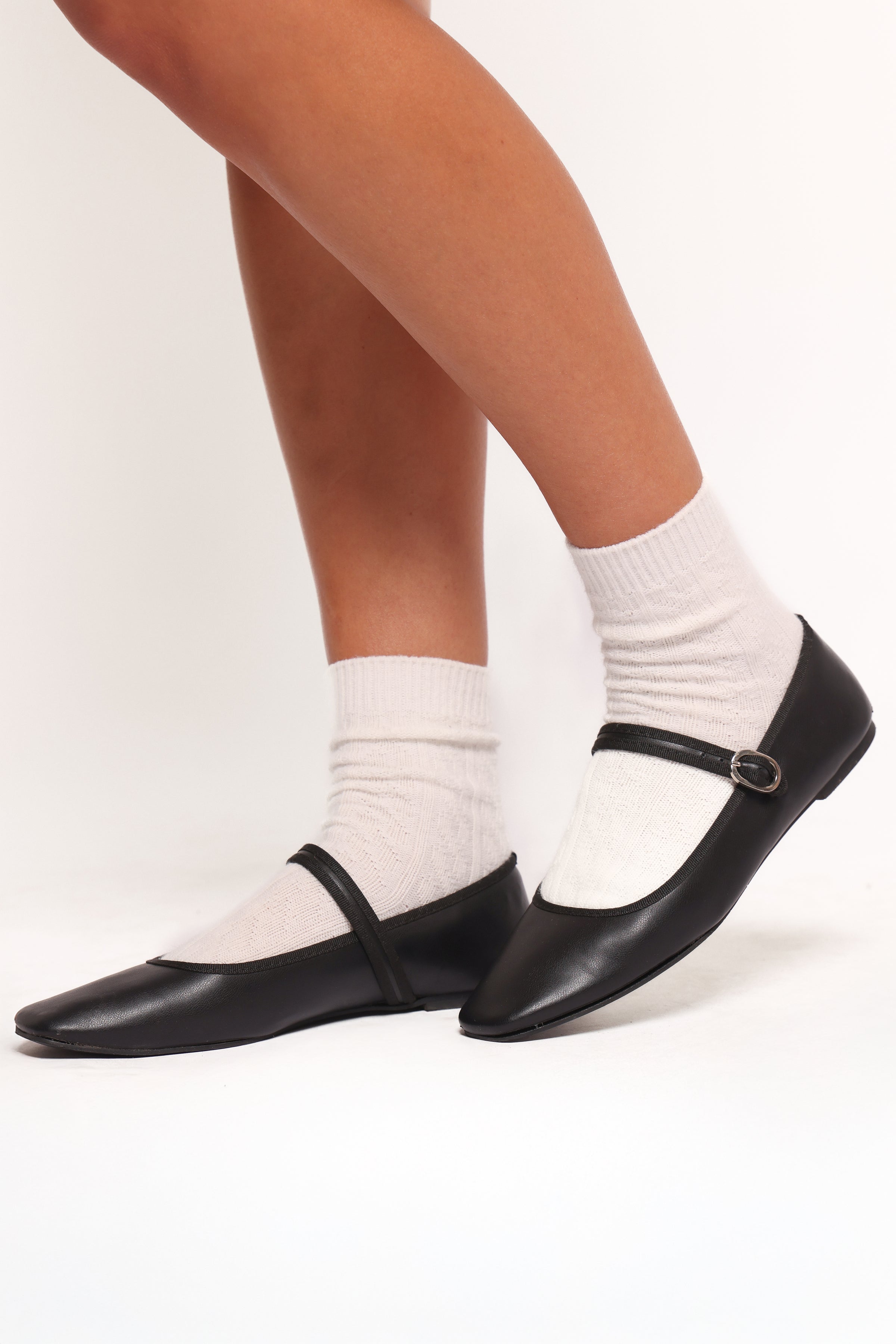 ACCESSORIES Airies Socks - White