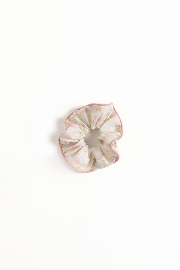 ACCESSORIES Amira Scrunchie - Pink Floral