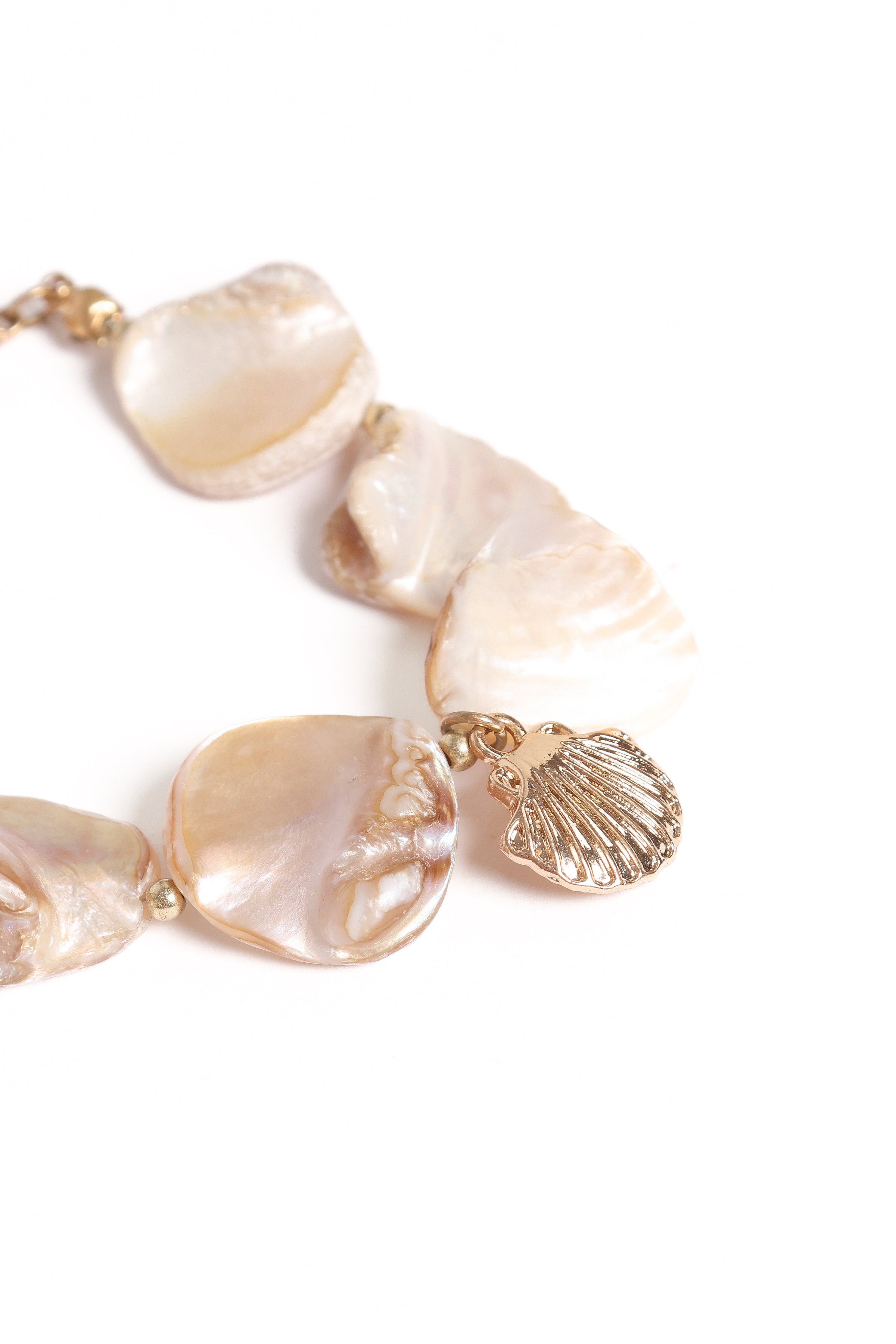 ACCESSORIES Astrid Shell Bracelet - Gold